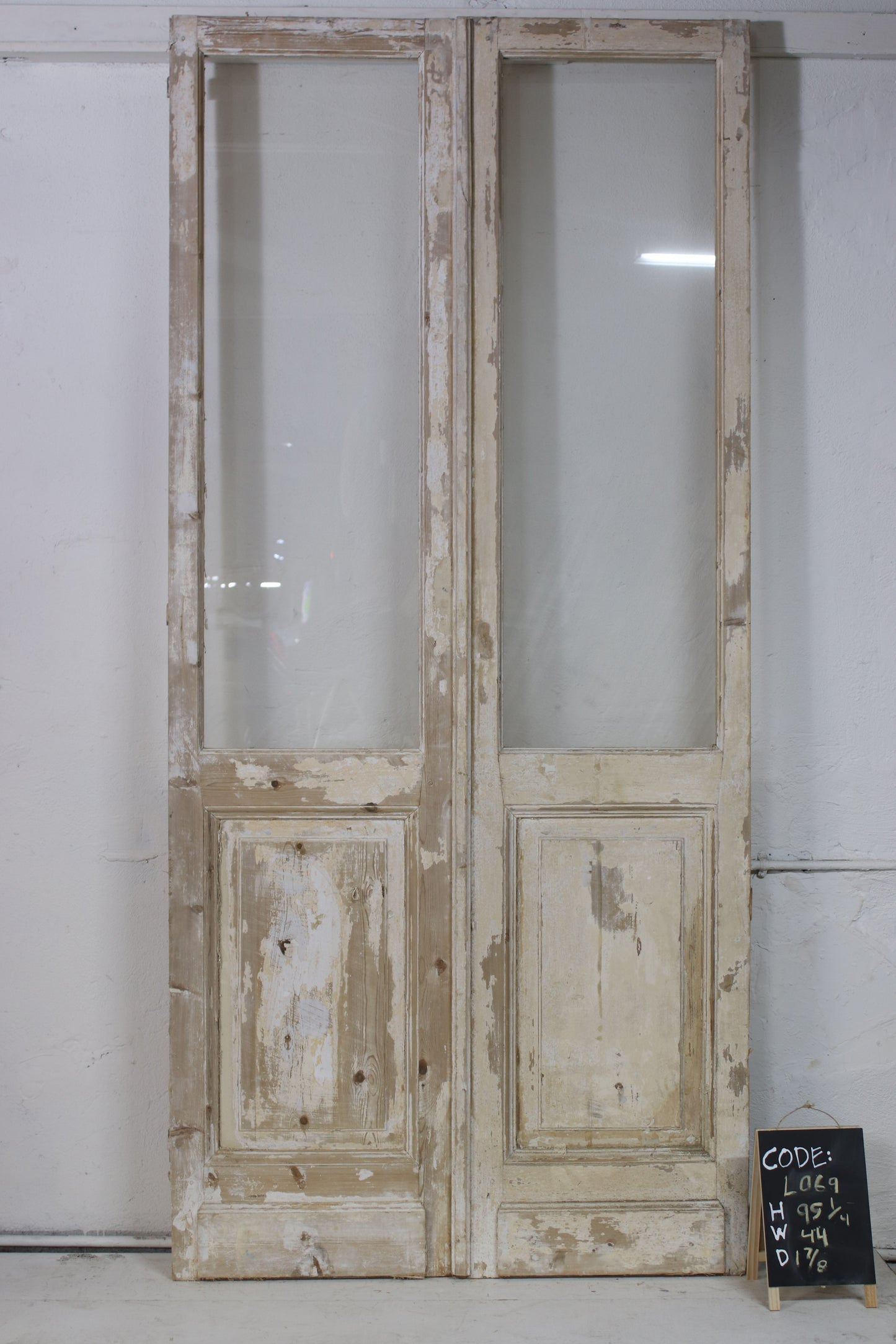 VINTAGE DBL FRENCH GLASS DOOR L069