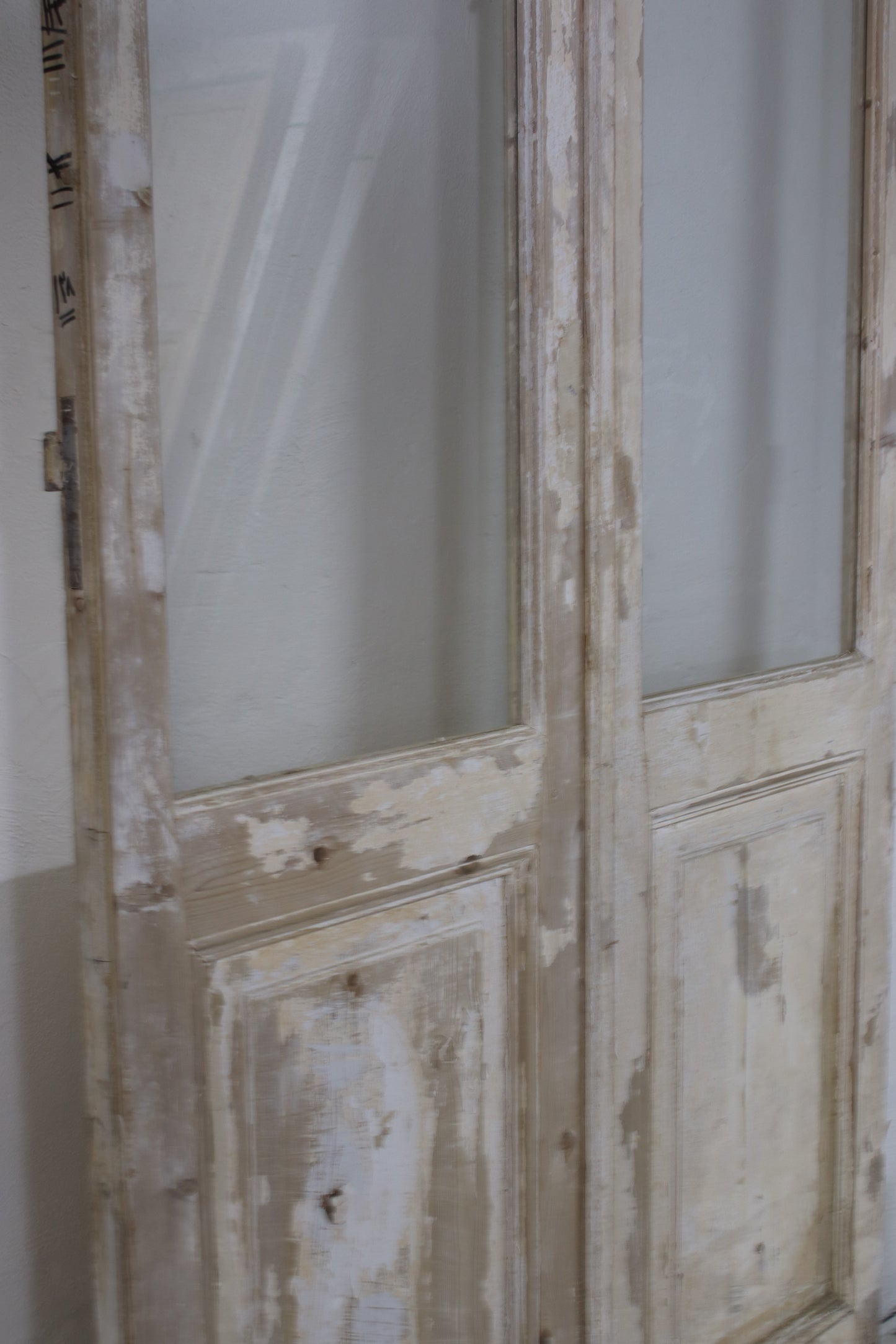 VINTAGE DBL FRENCH GLASS DOOR L069