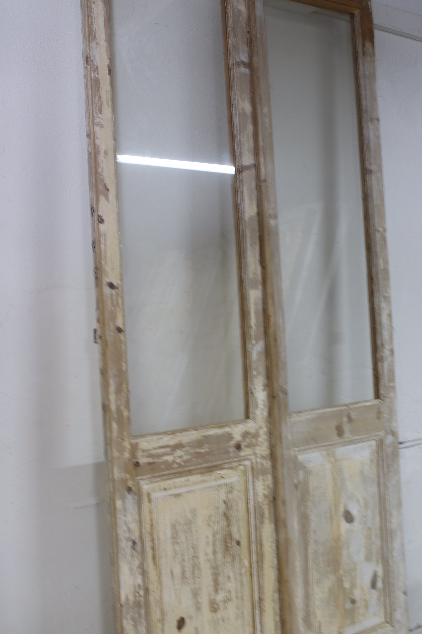 VINTAGE DBL FRENCH GLASS DOOR L074