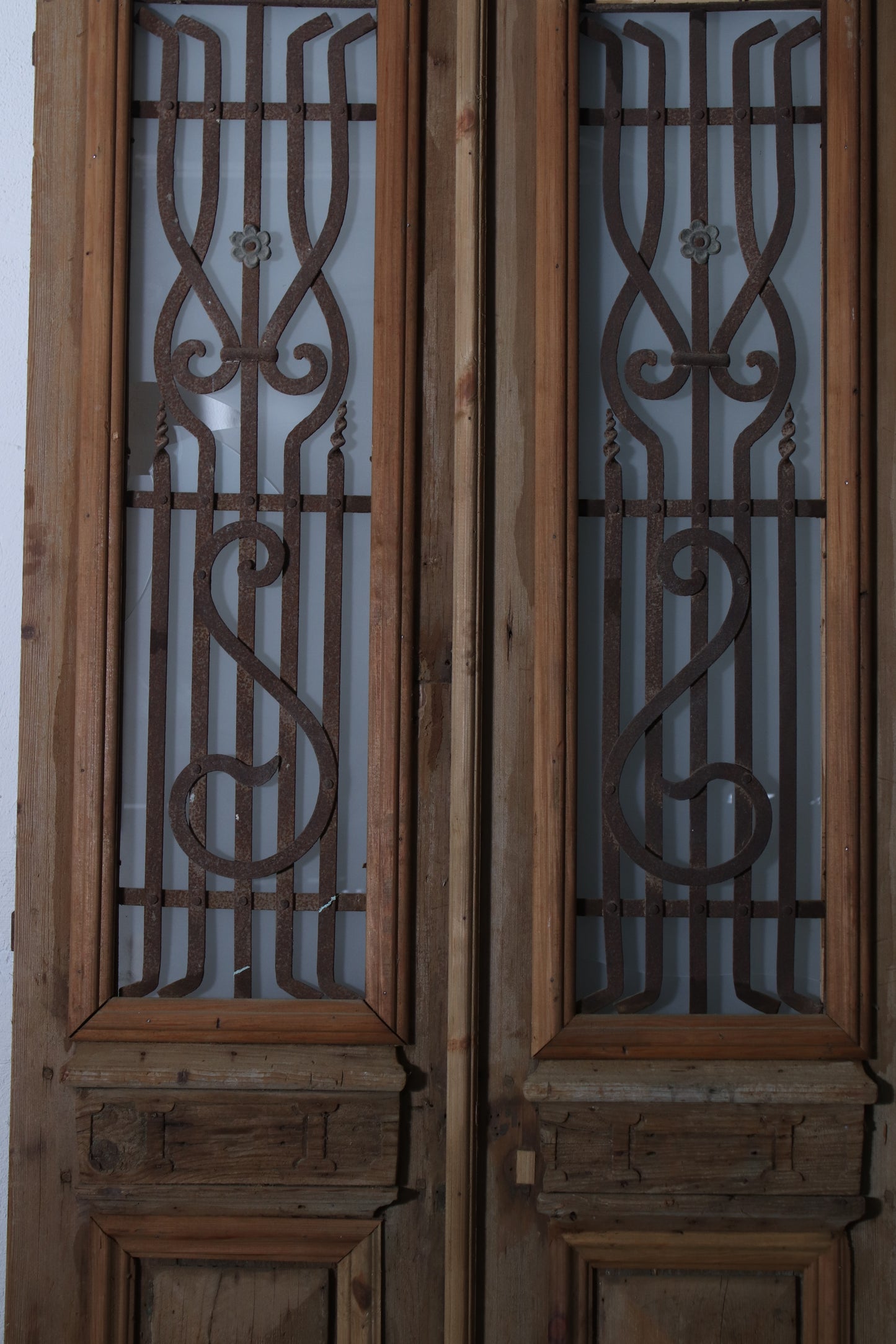 VINTAGE DBL FRENCH METAL GLASS DOOR L230