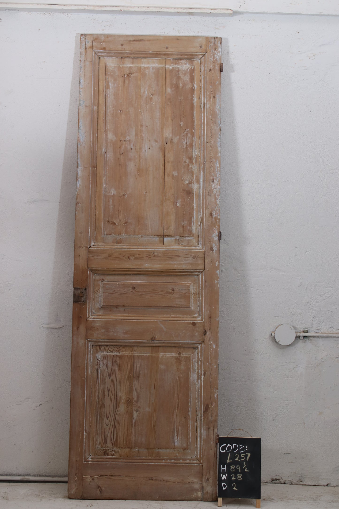 VINTAGE SINGLE DOOR L257