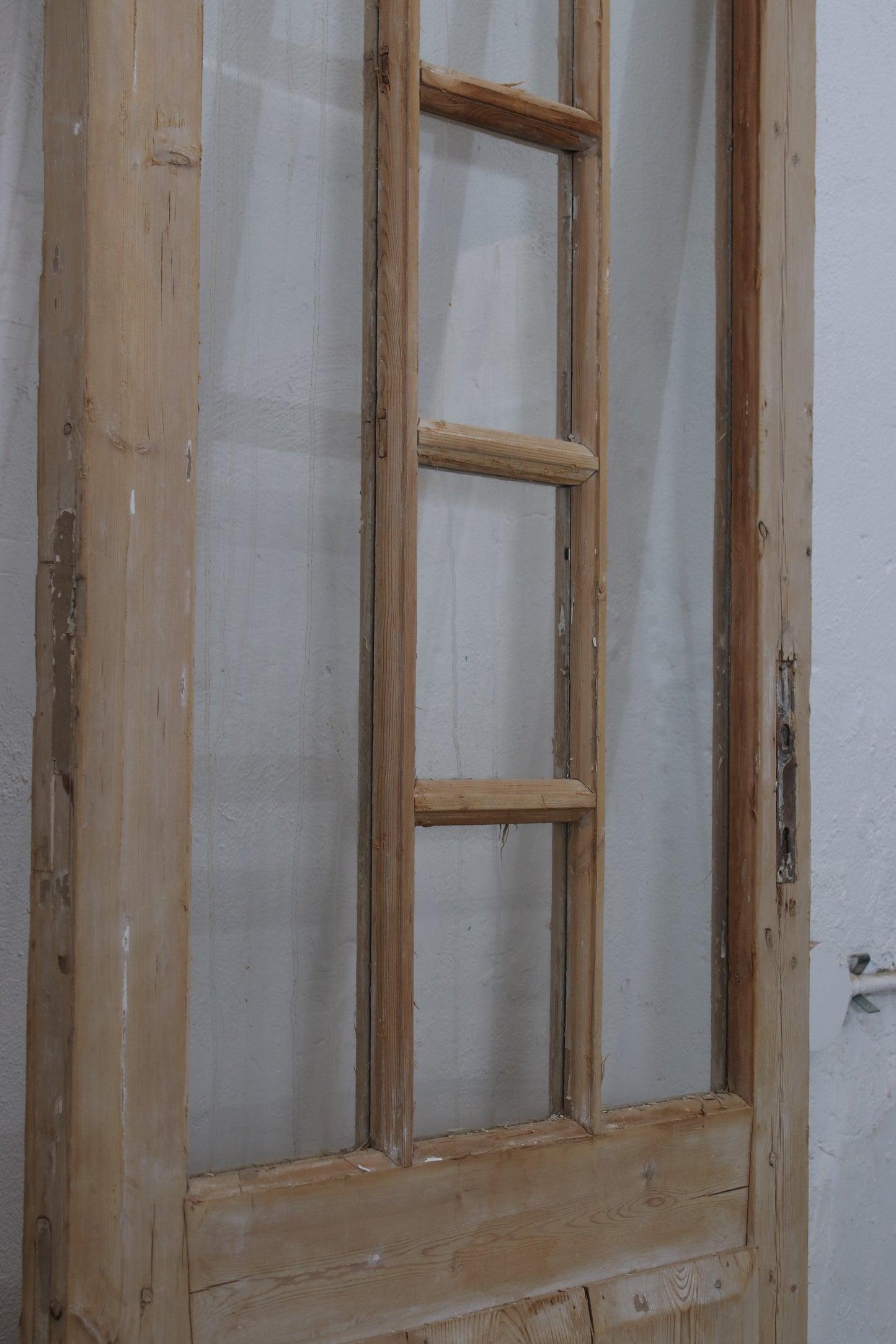 VINTAGE SINGLE GLASS DOOR L258
