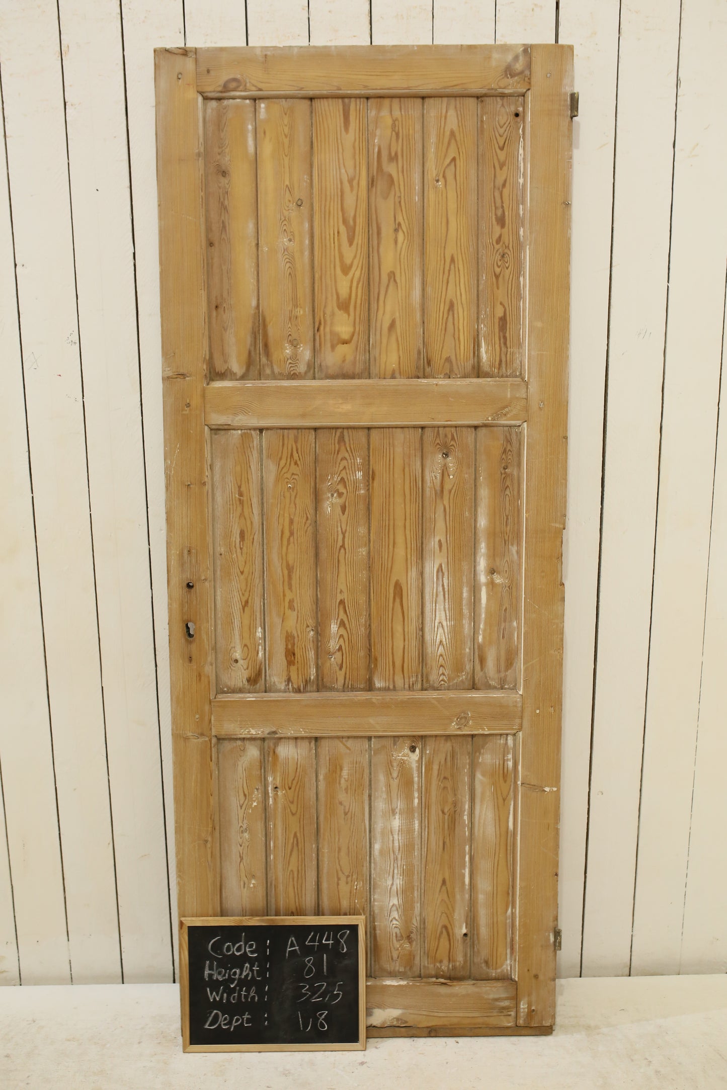 VINTAGE SINGLE DOOR A448