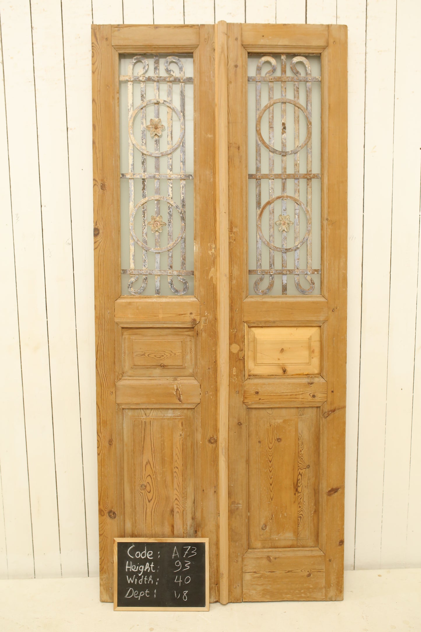 VINTAGE DBL FRENCH METAL DOOR A73
