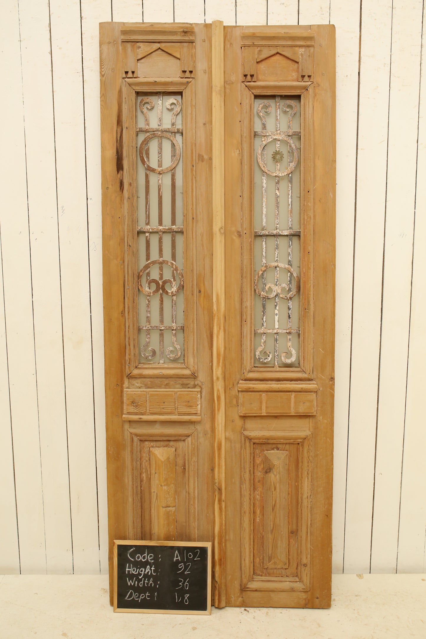 VINTAGE DBL FRENCH METAL DOOR A102