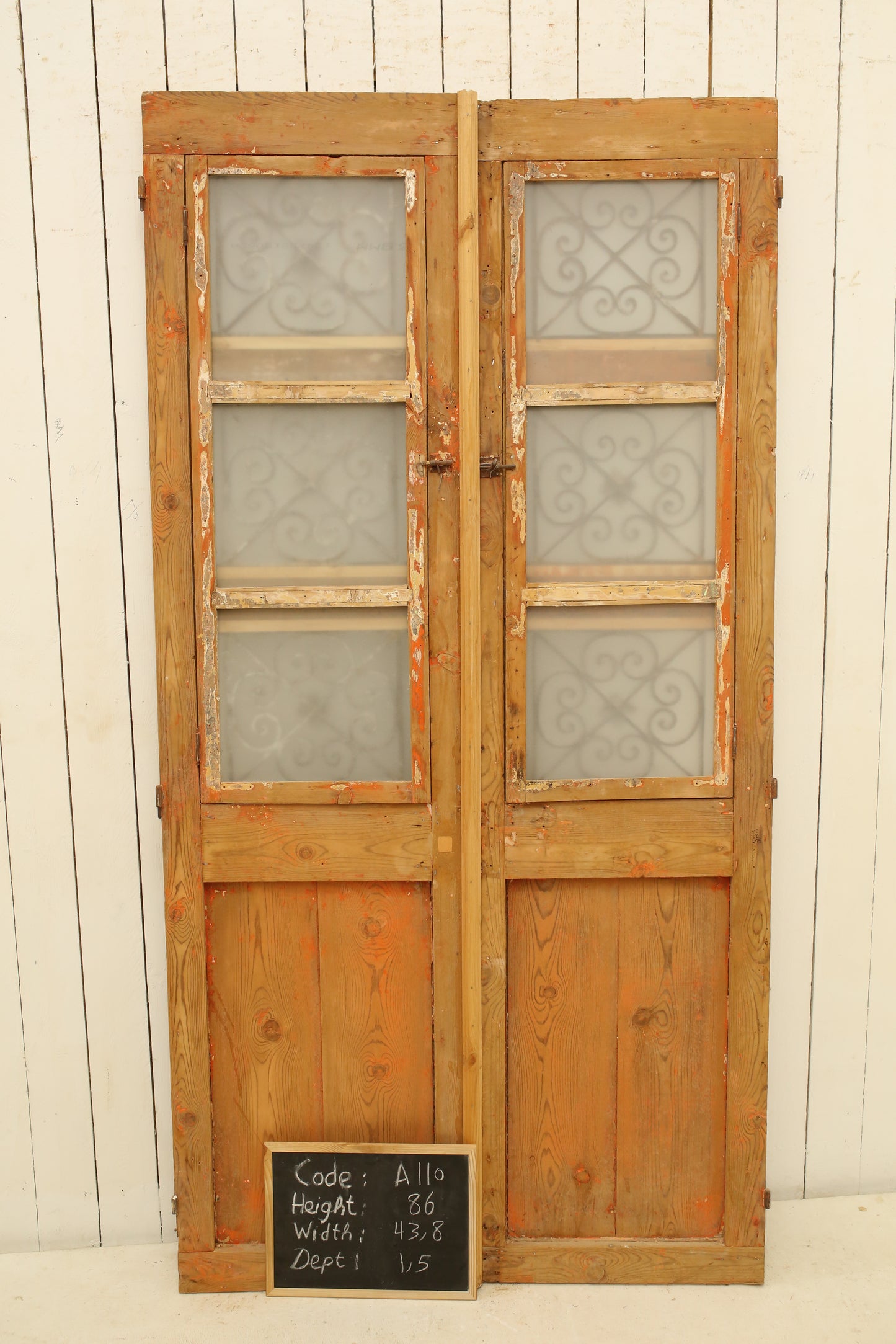 VINTAGE DBL FRENCH METAL DOOR A110