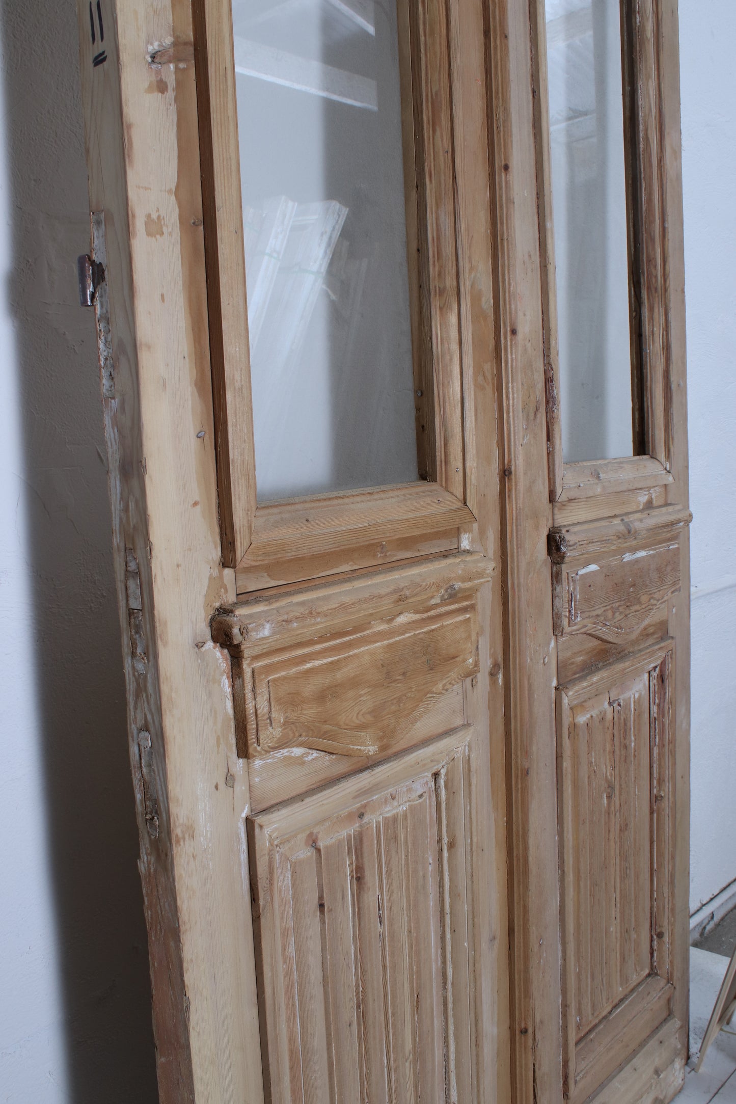 VINTAGE DBL FRENCH GLASS DOOR L029