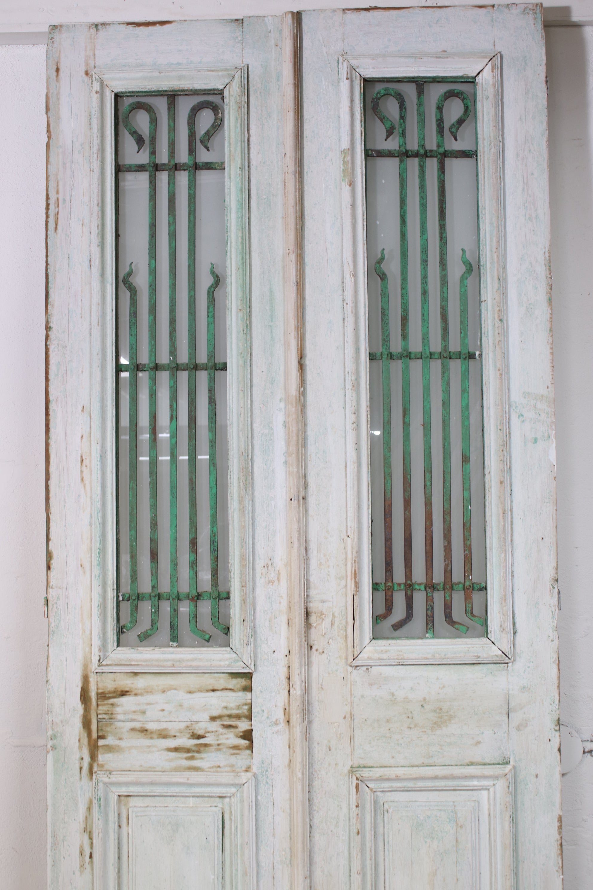 VINTAGE DBL GLASS METAL FRENCH DOOR L045