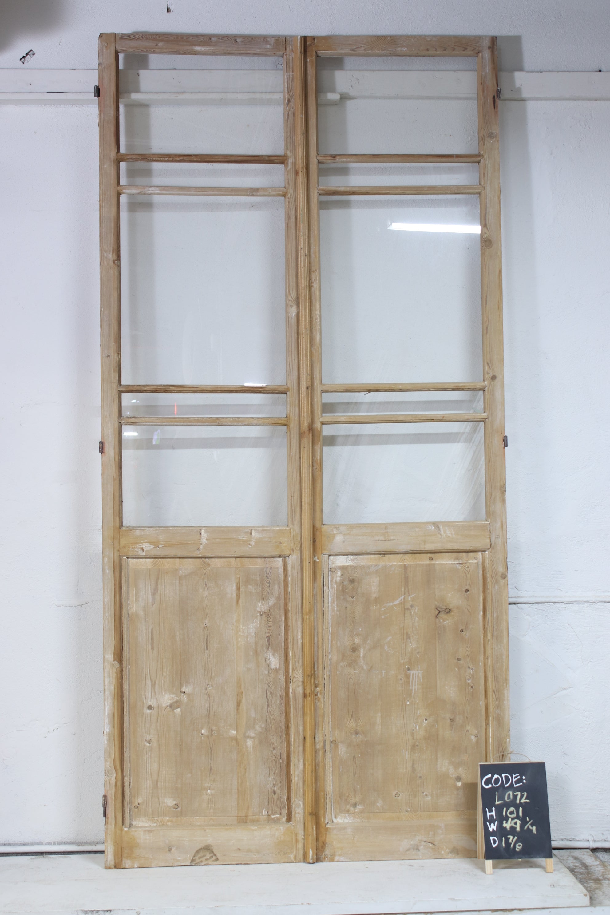 VINTAGE DBL FRENCH  GLASS DOOR L072