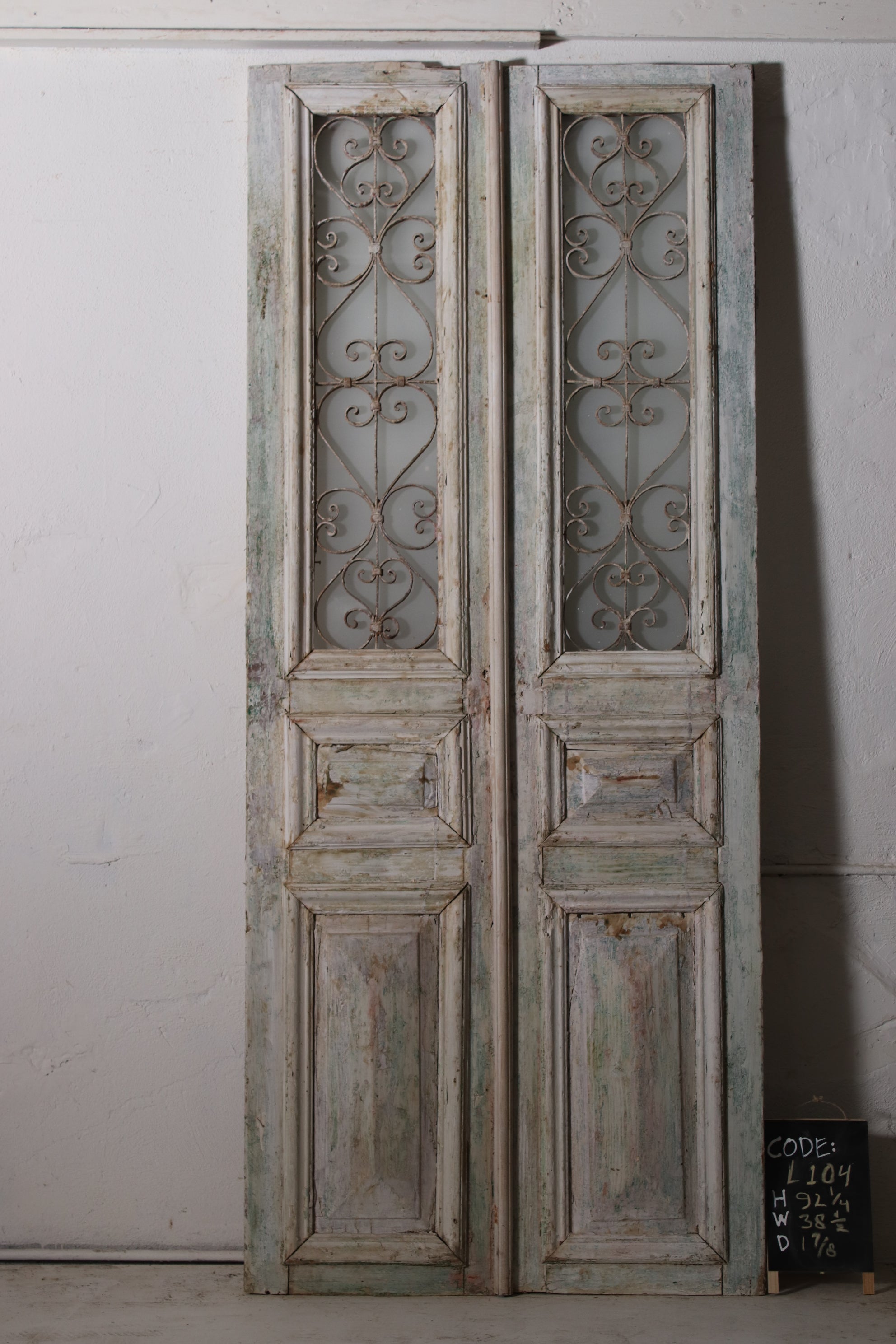 VINTAGE DBL GLASS METAL FRENCH DOOR L104