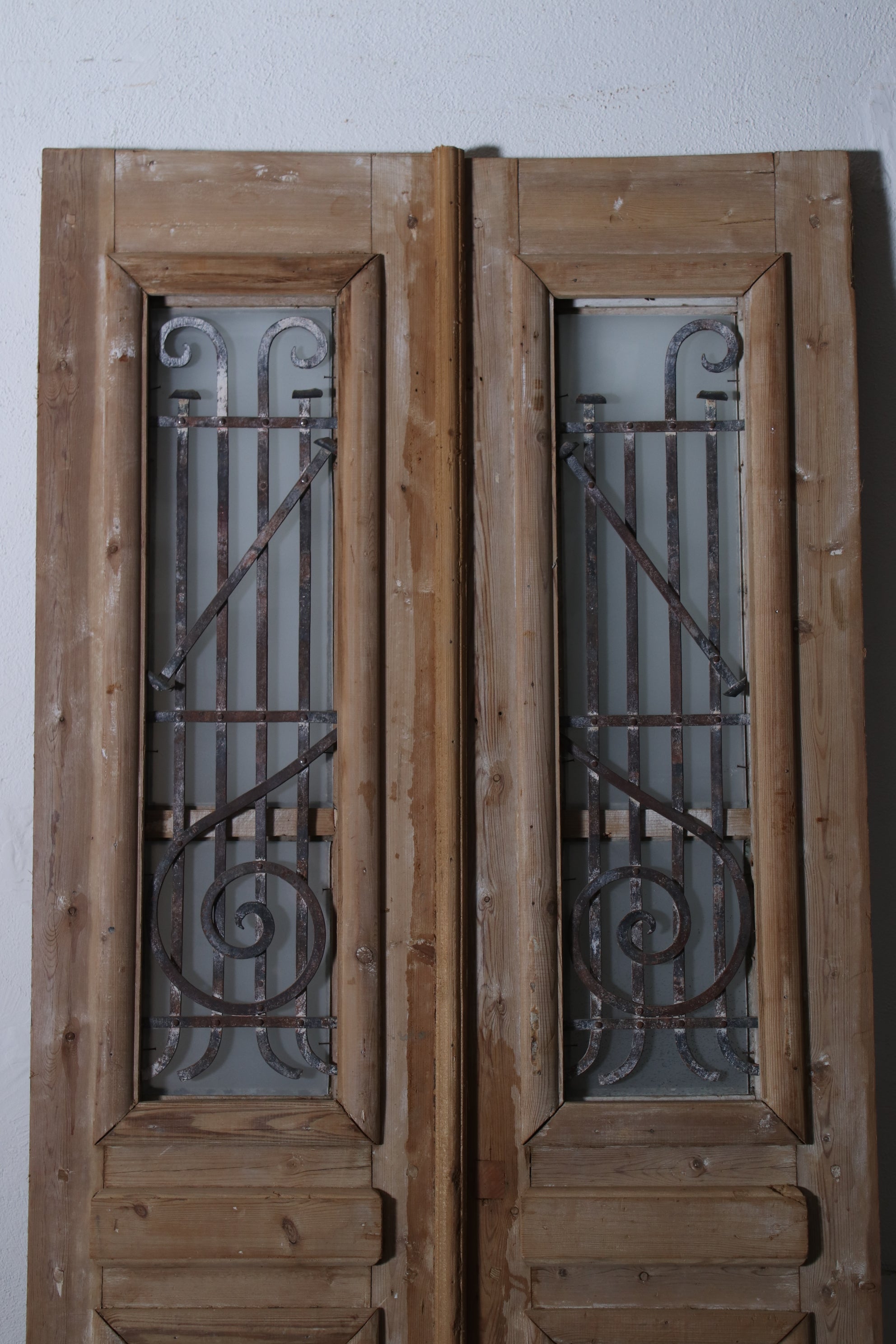 VINTAGE DBL GLASS METAL FRENCH DOOR L107