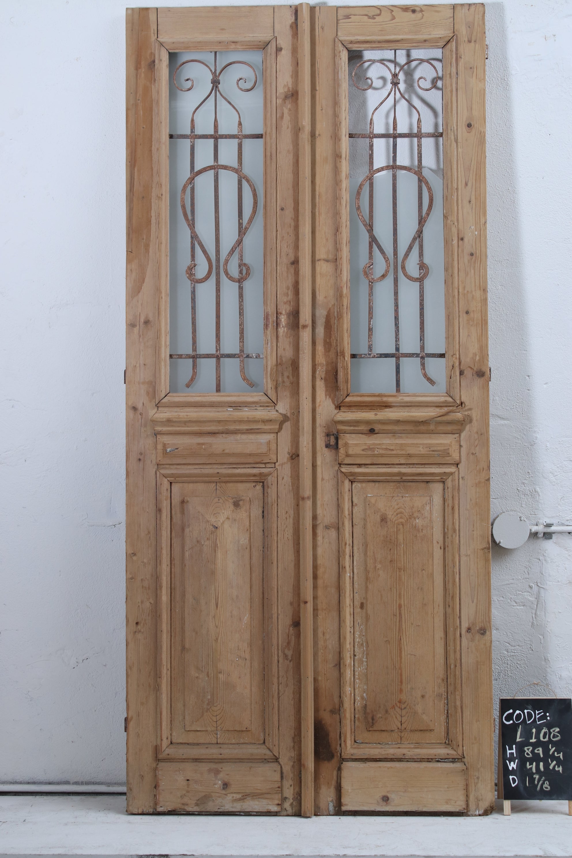 VINTAGE DBL GLASS METAL FRENCH DOOR L108