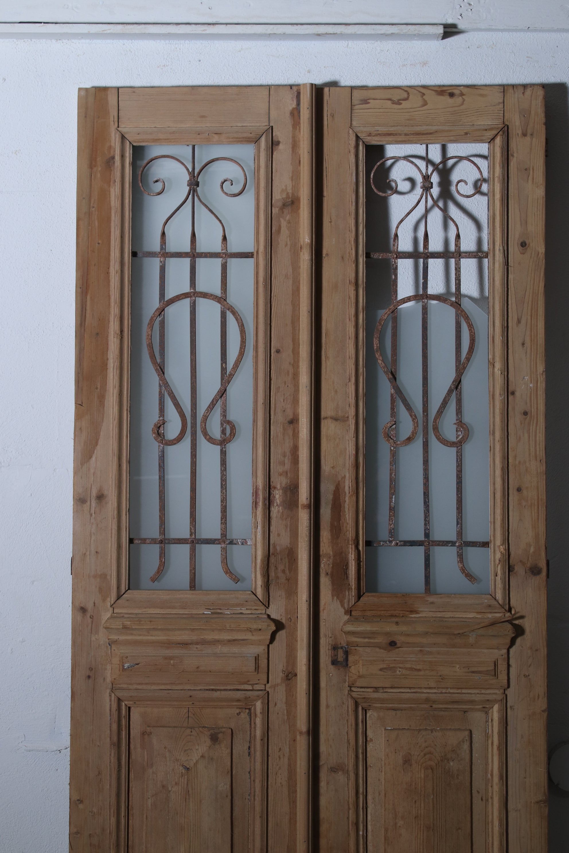 VINTAGE DBL GLASS METAL FRENCH DOOR L108