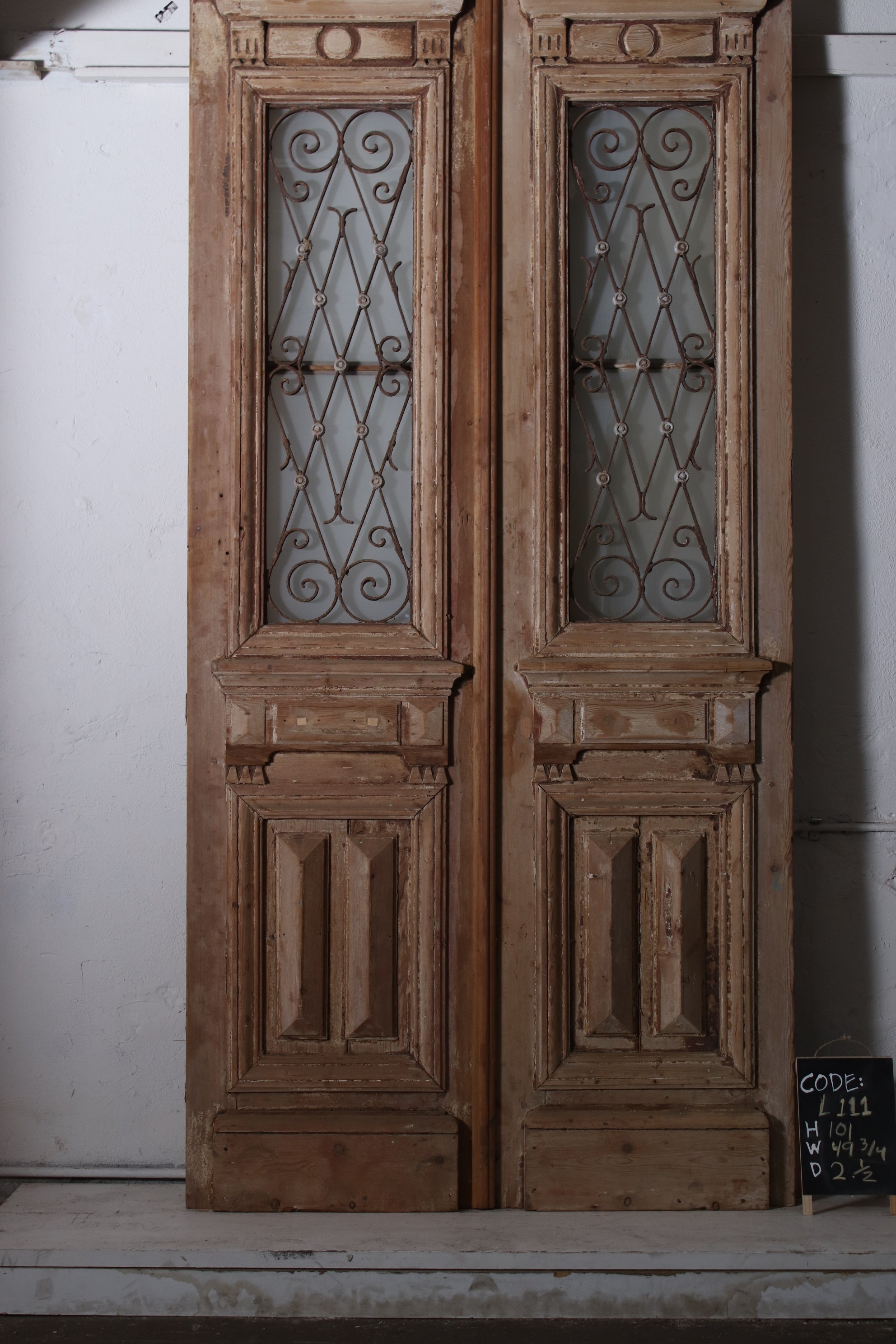 VINTAGE DBL GLASS METAL FRENCH DOOR L111