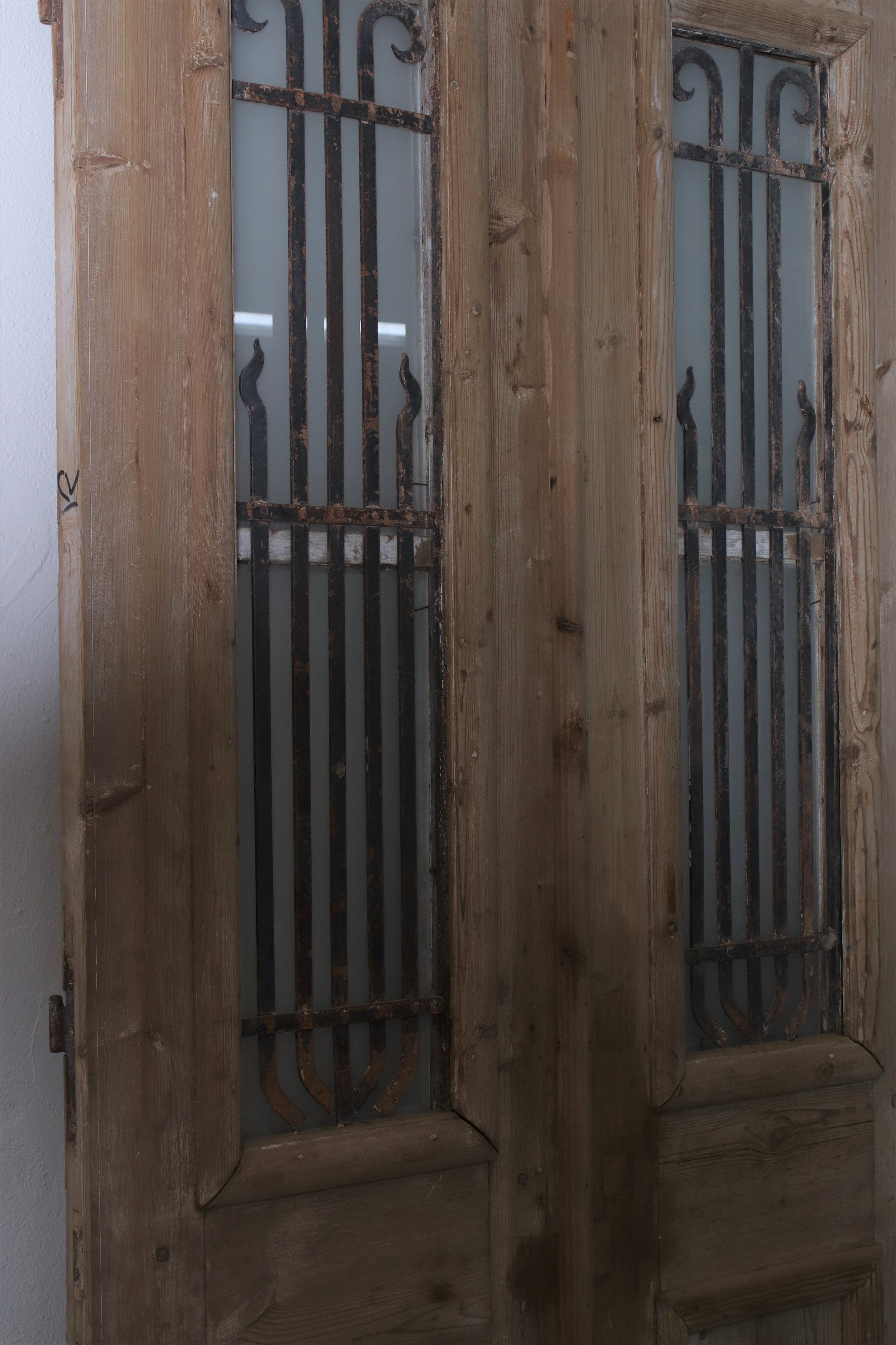 VINTAGE DBL GLASS METAL FRENCH DOOR L114