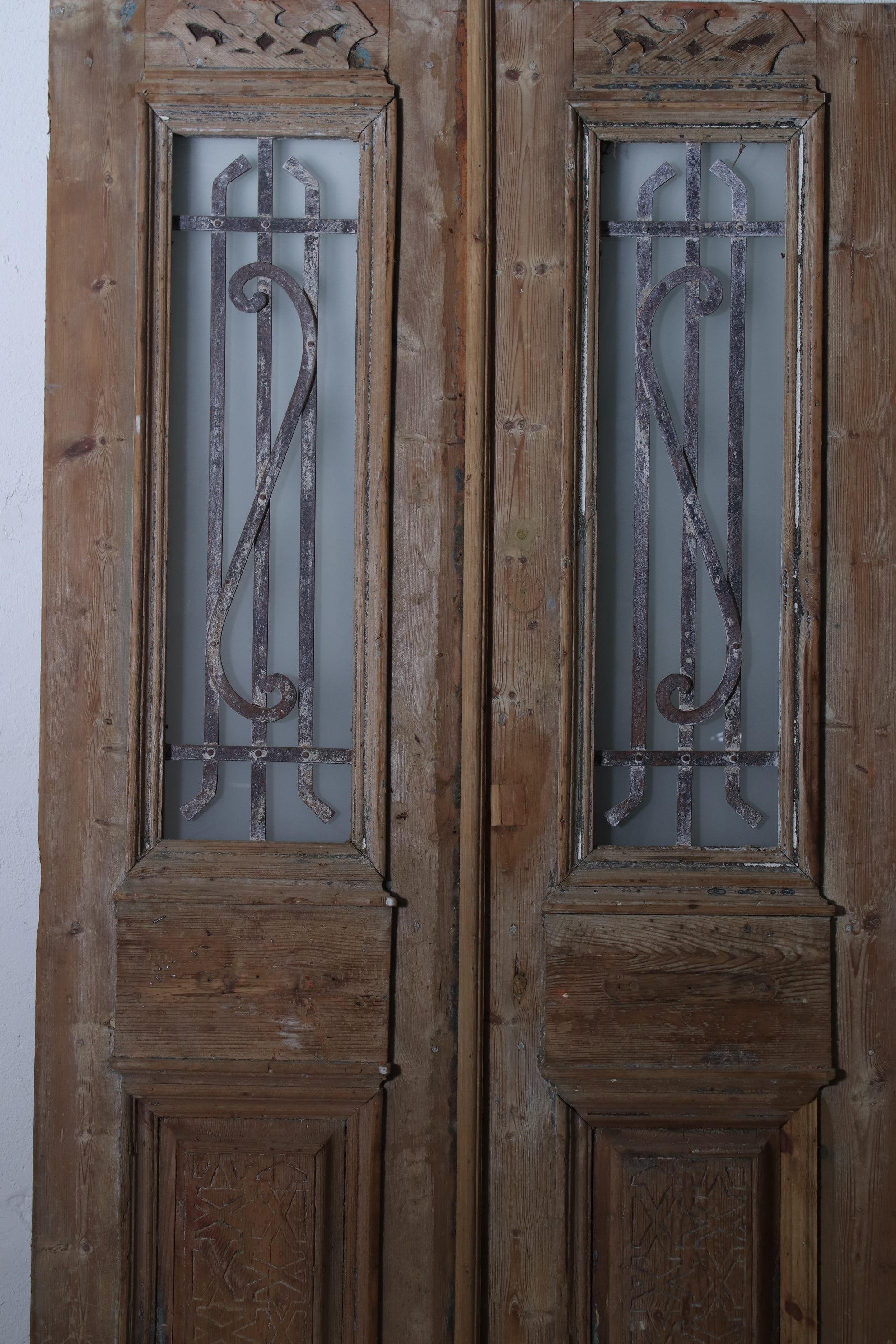 VINTAGE DBL GLASS METAL FRENCH DOOR L123