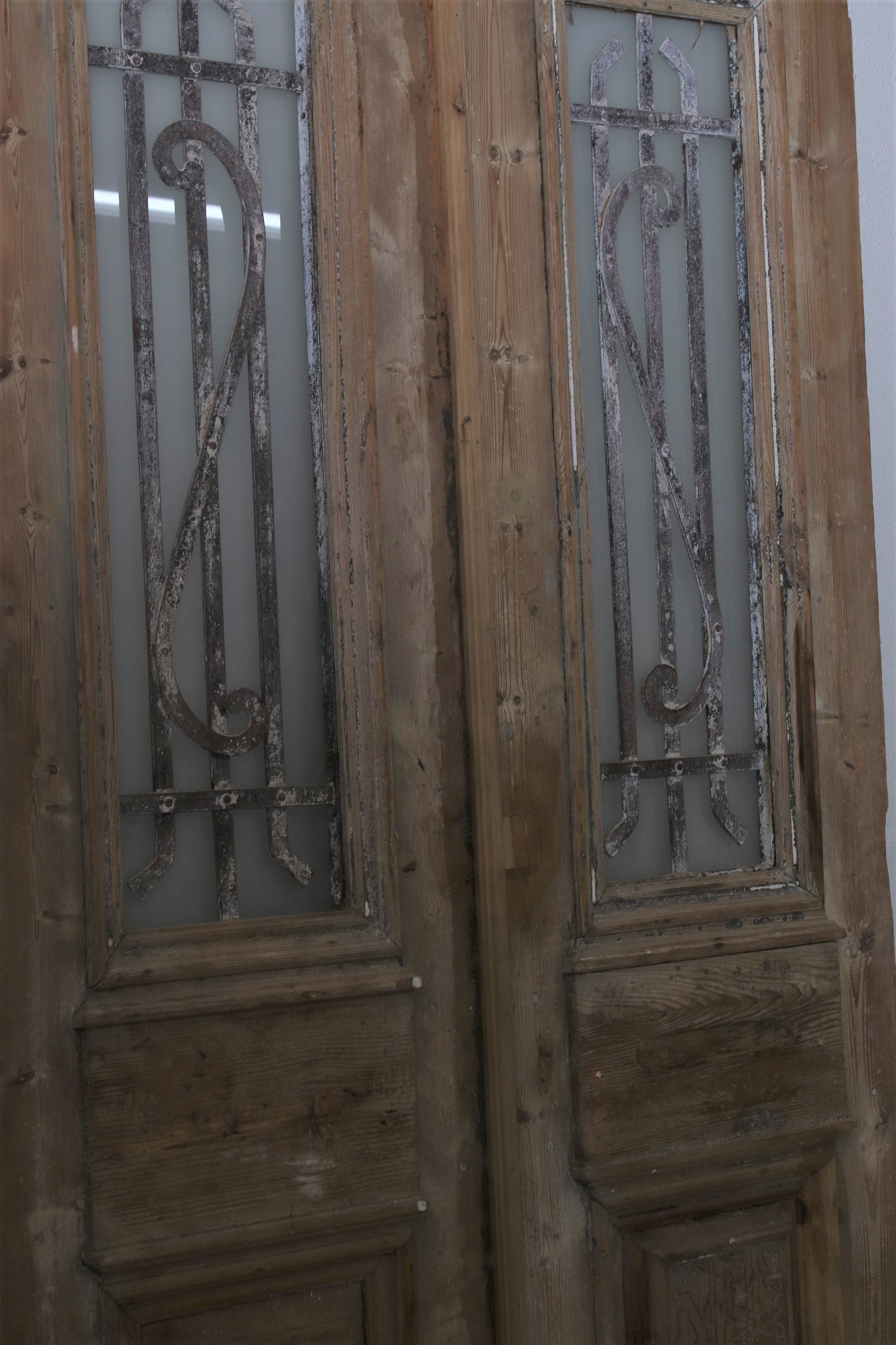 VINTAGE DBL GLASS METAL FRENCH DOOR L123
