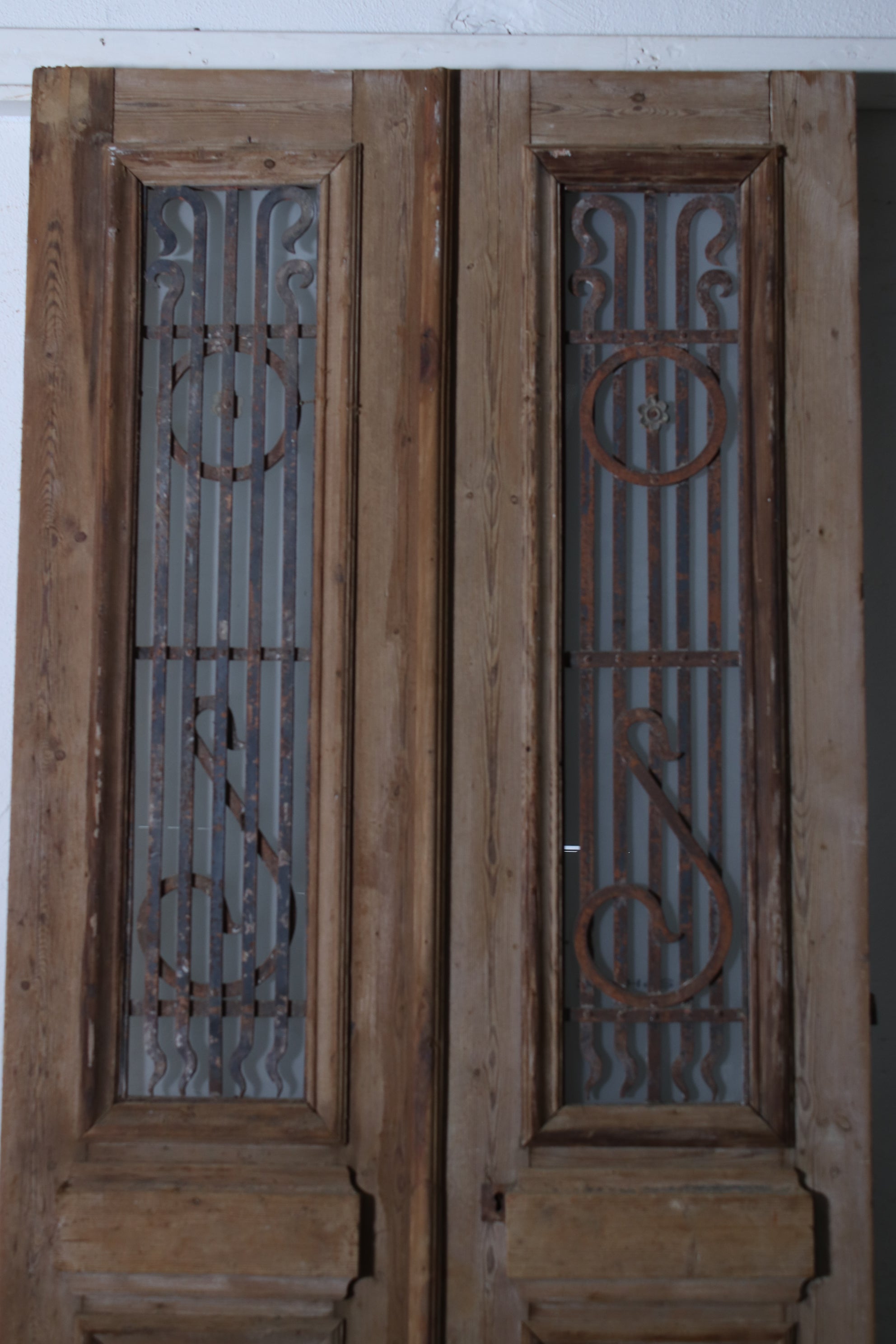 VINTAGE DBL GLASS METAL FRENCH DOOR L124