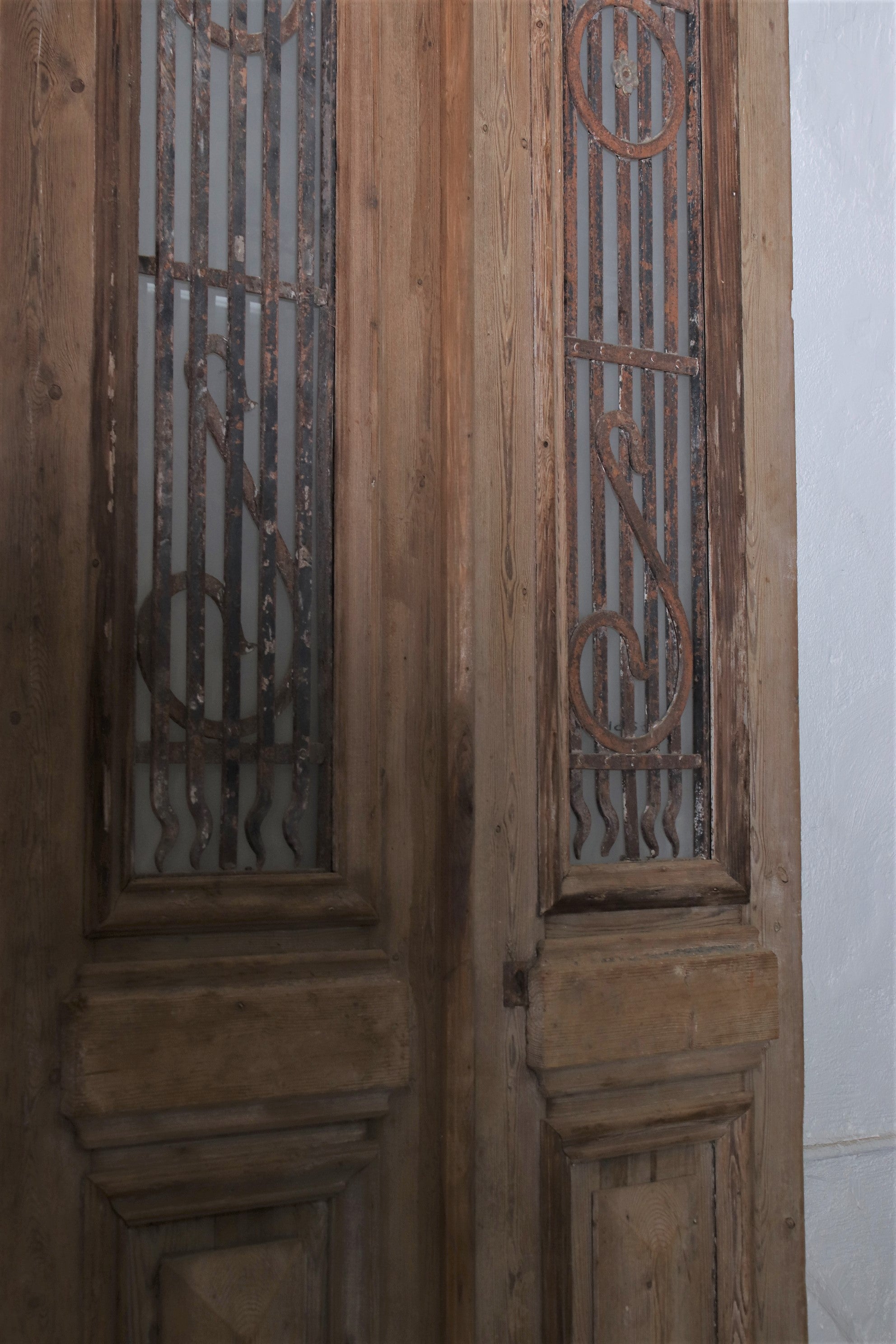 VINTAGE DBL GLASS METAL FRENCH DOOR L124