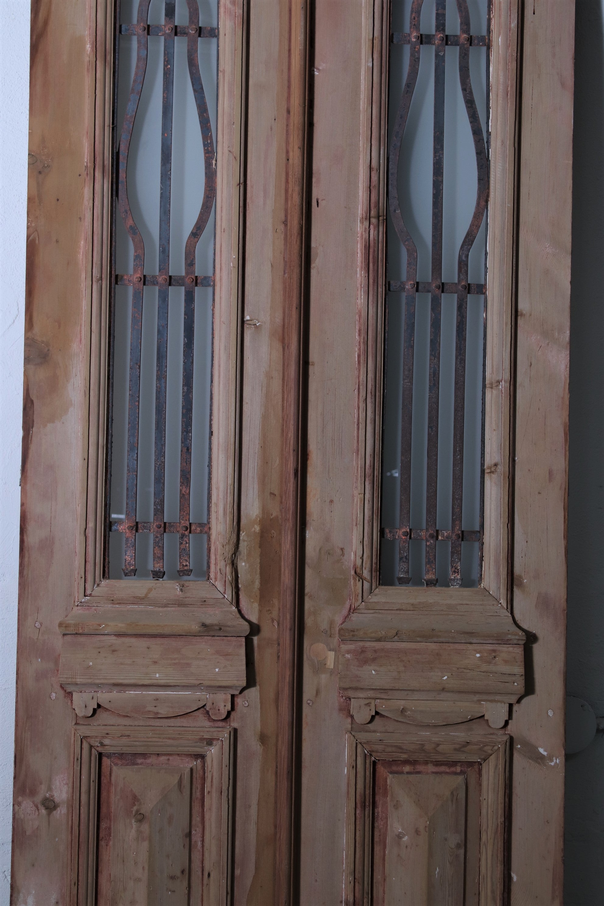 VINTAGE DBL GLASS METAL FRENCH DOOR L125