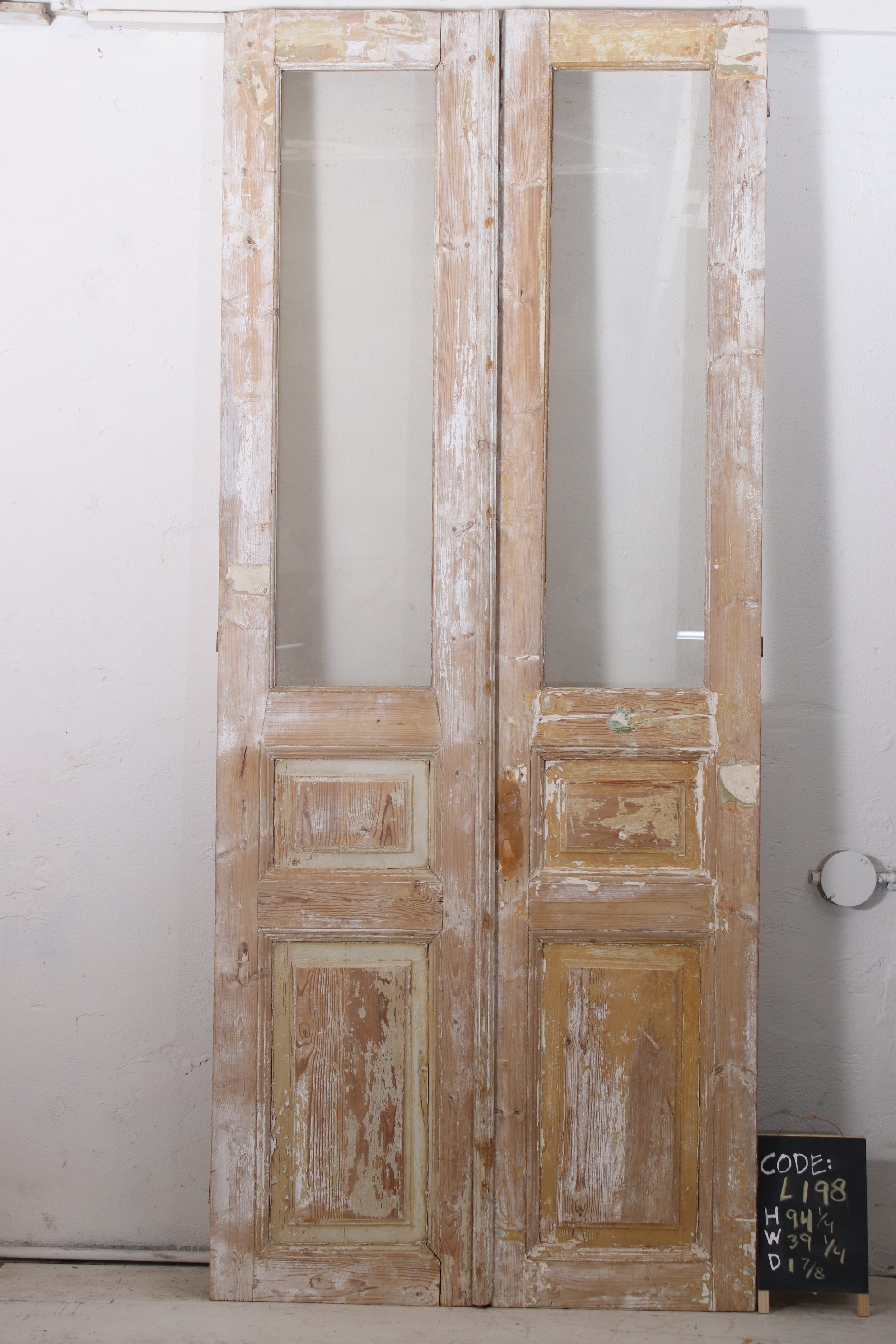 VINTAGE DBL FRENCH  GLASS DOOR L198