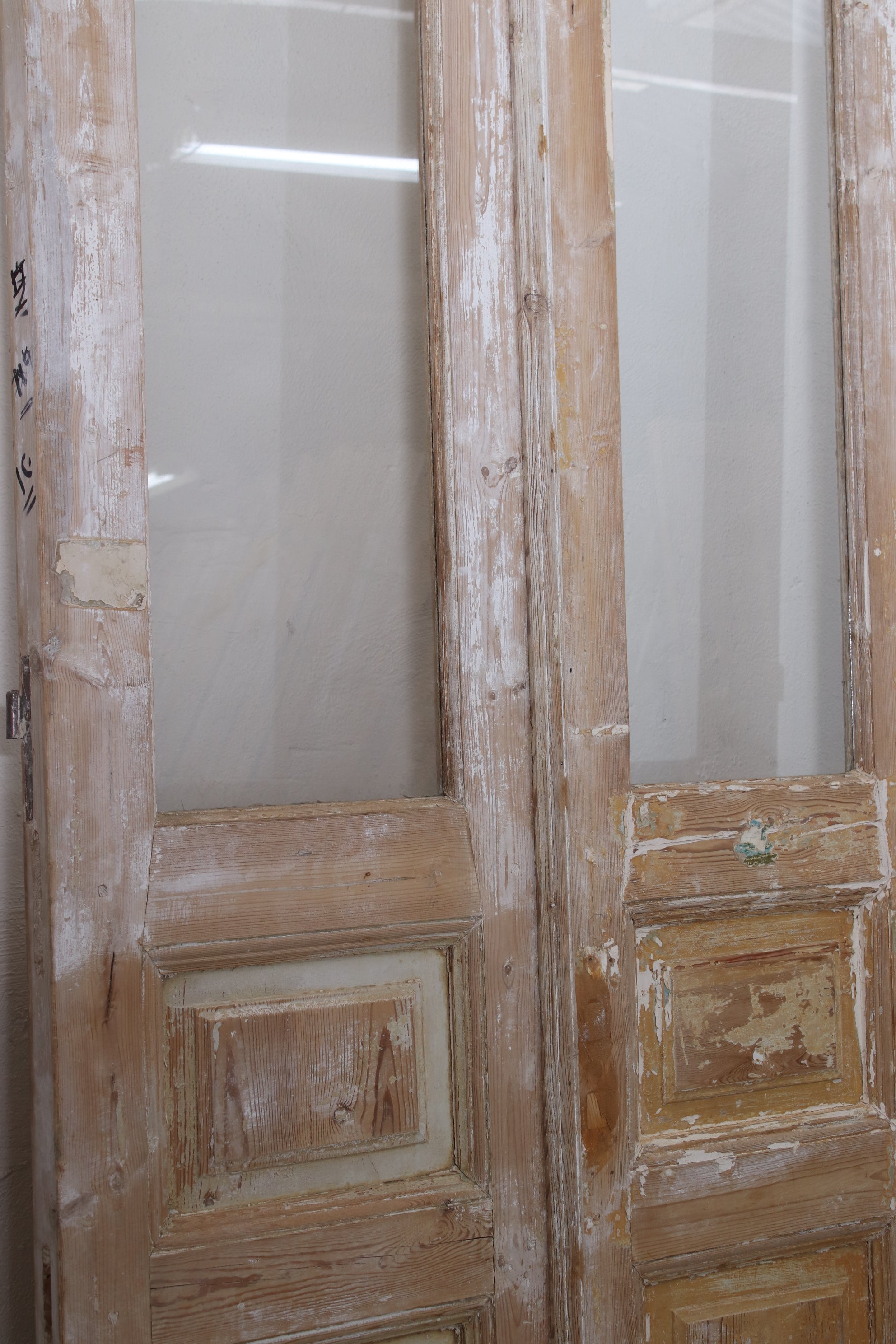 VINTAGE DBL FRENCH  GLASS DOOR L198