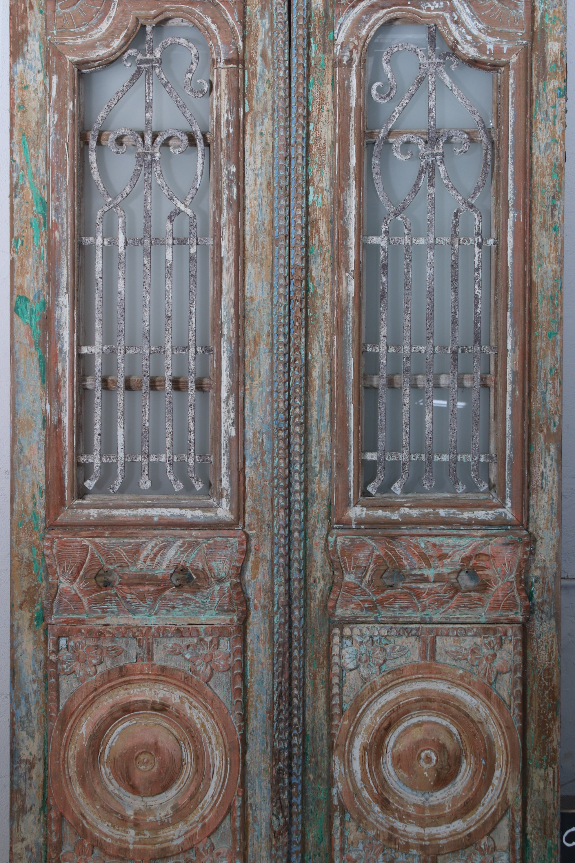 VINTAGE DBL GLASS METAL FRENCH DOOR L190