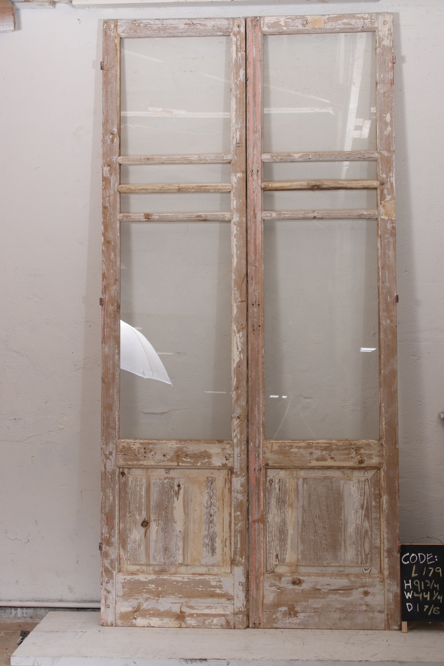 VINTAGE DBL FRENCH  GLASS DOOR L179
