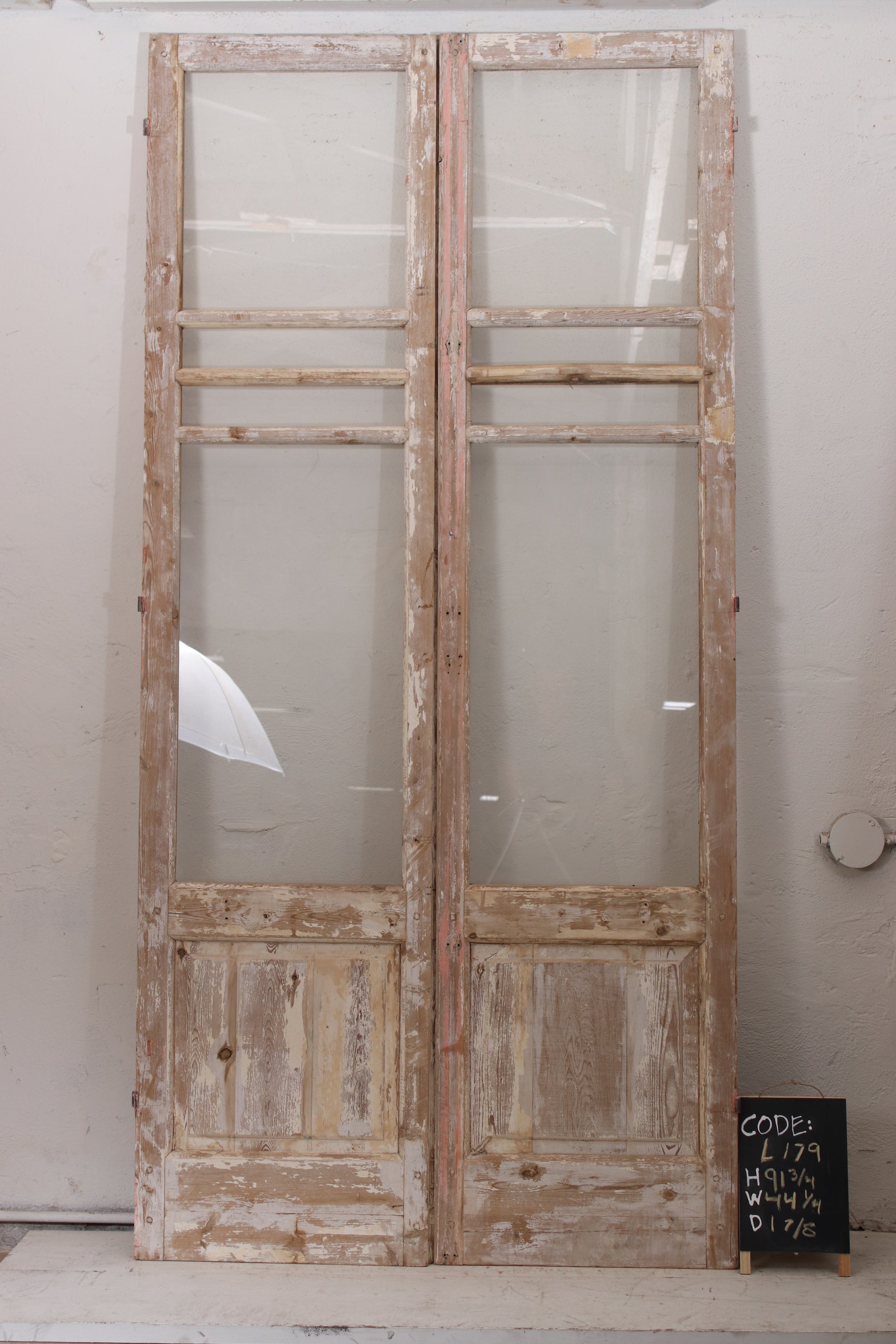 VINTAGE DBL FRENCH  GLASS DOOR L179