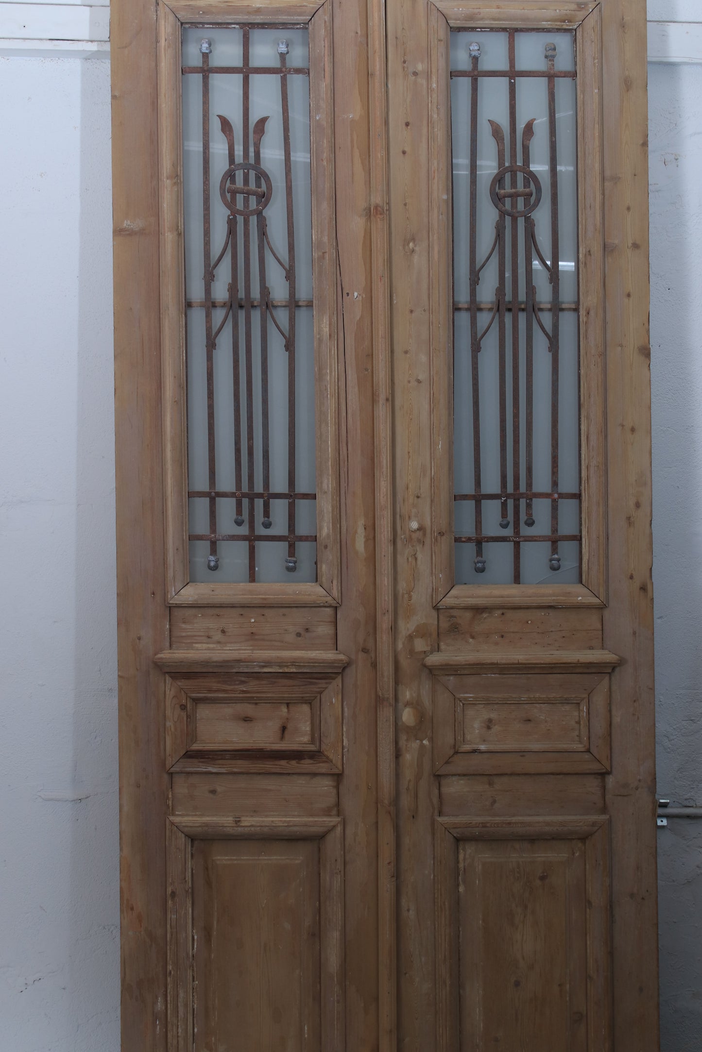 VINTAGE DBL FRENCH METAL GLASS DOOR L163