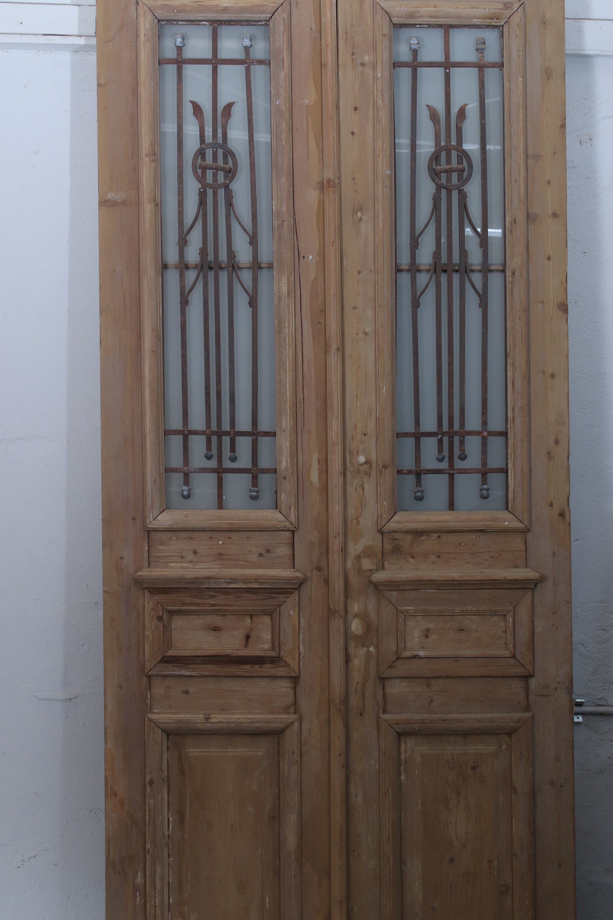 VINTAGE DBL FRENCH METAL GLASS DOOR L163