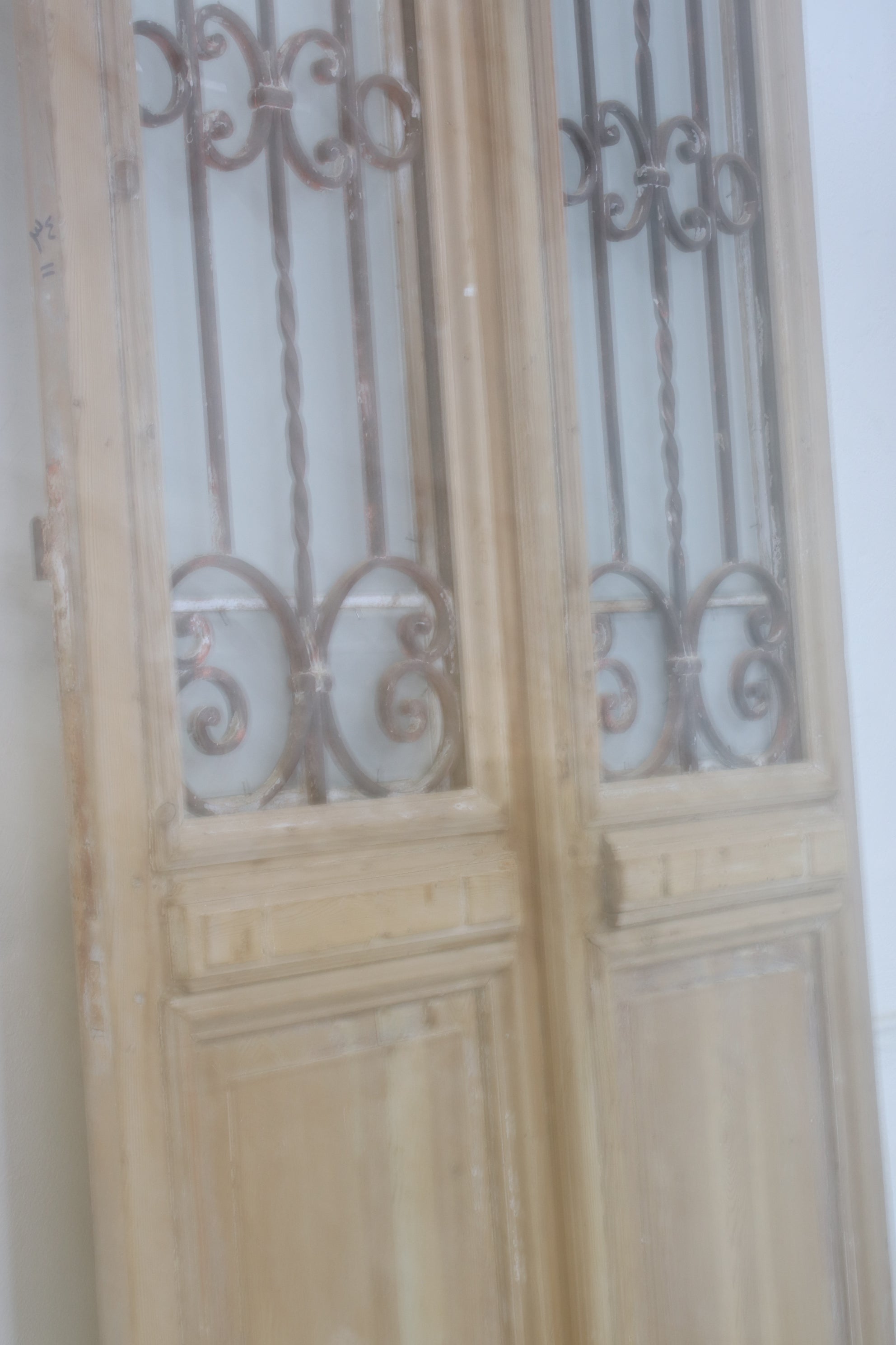 VINTAGE DBL FRENCH METAL GLASS DOOR L153