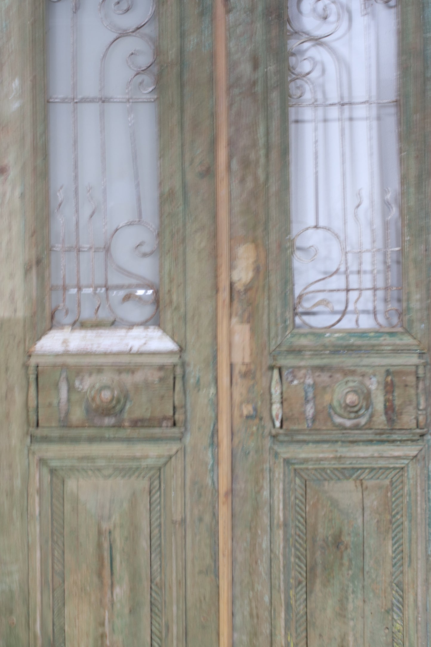 VINTAGE DBL FRENCH METAL GLASS DOOR L146