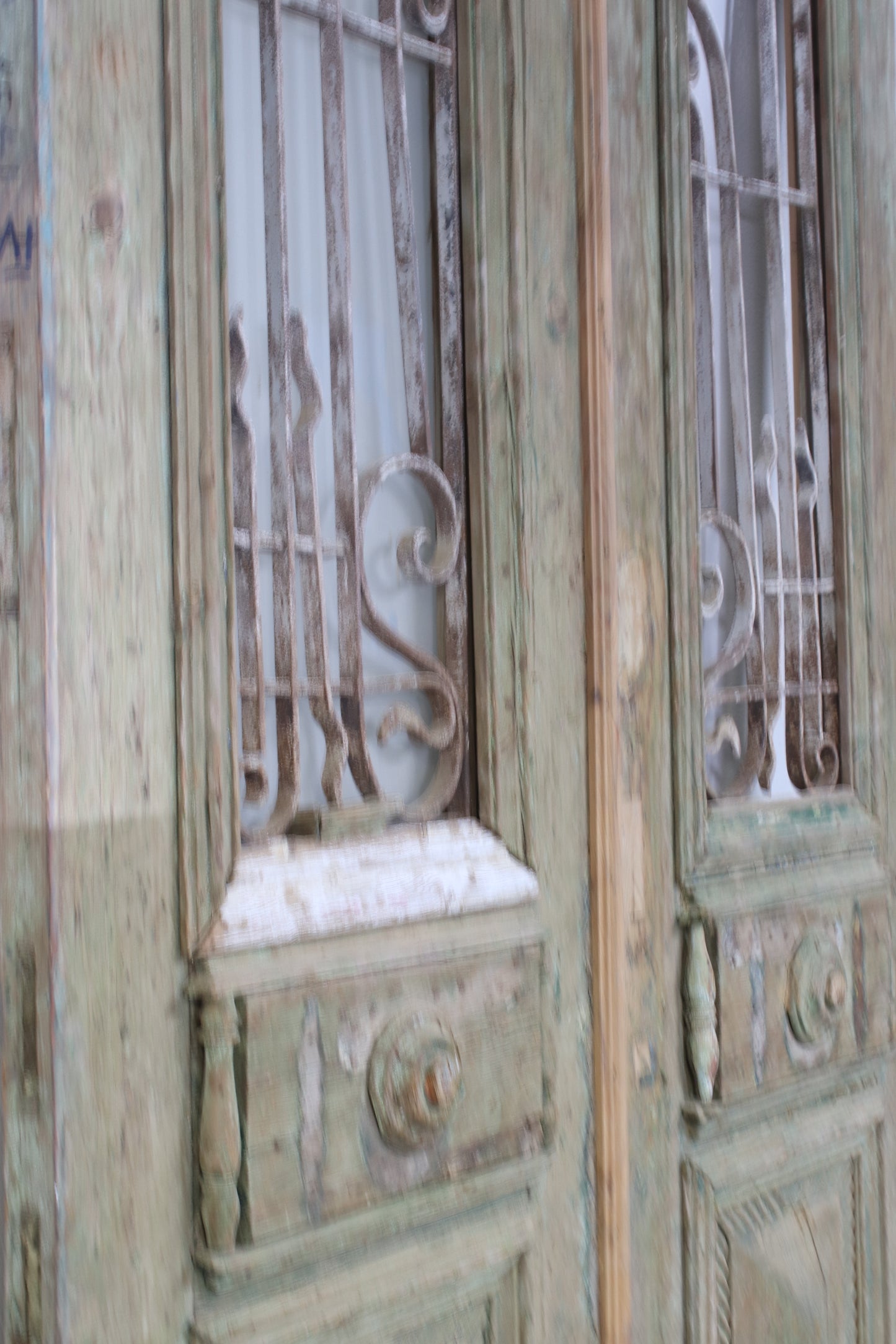 VINTAGE DBL FRENCH METAL GLASS DOOR L146