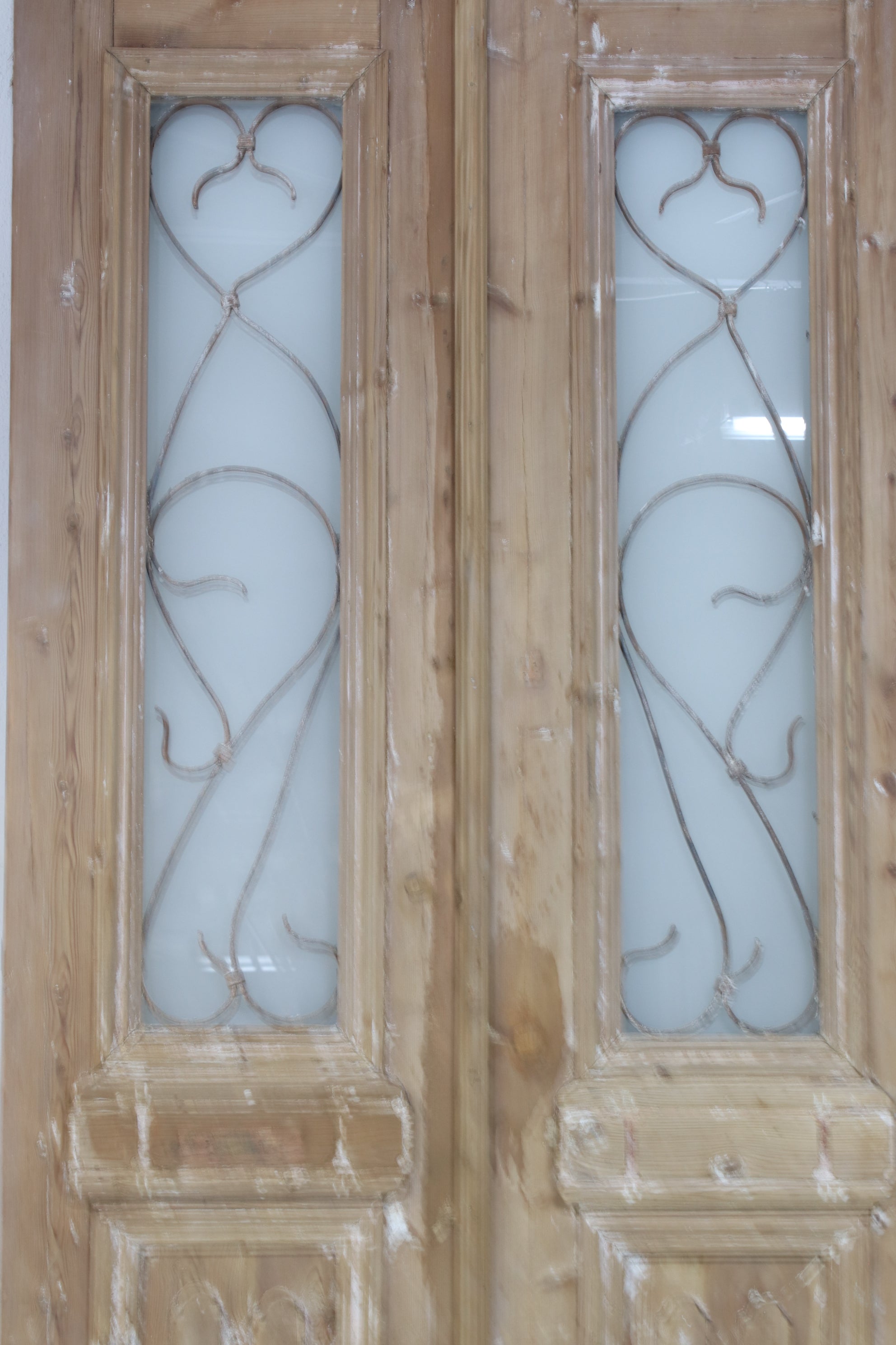 VINTAGE DBL FRENCH METAL GLASS DOOR L144