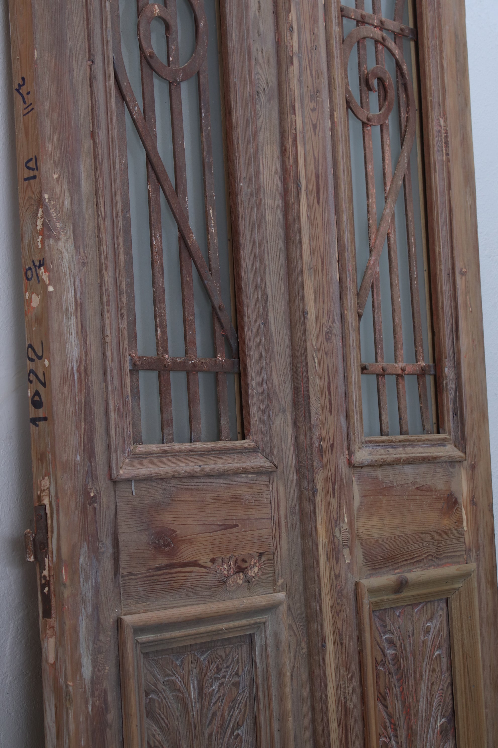 VINTAGE DBL FRENCH METAL GLASS DOOR L201.5