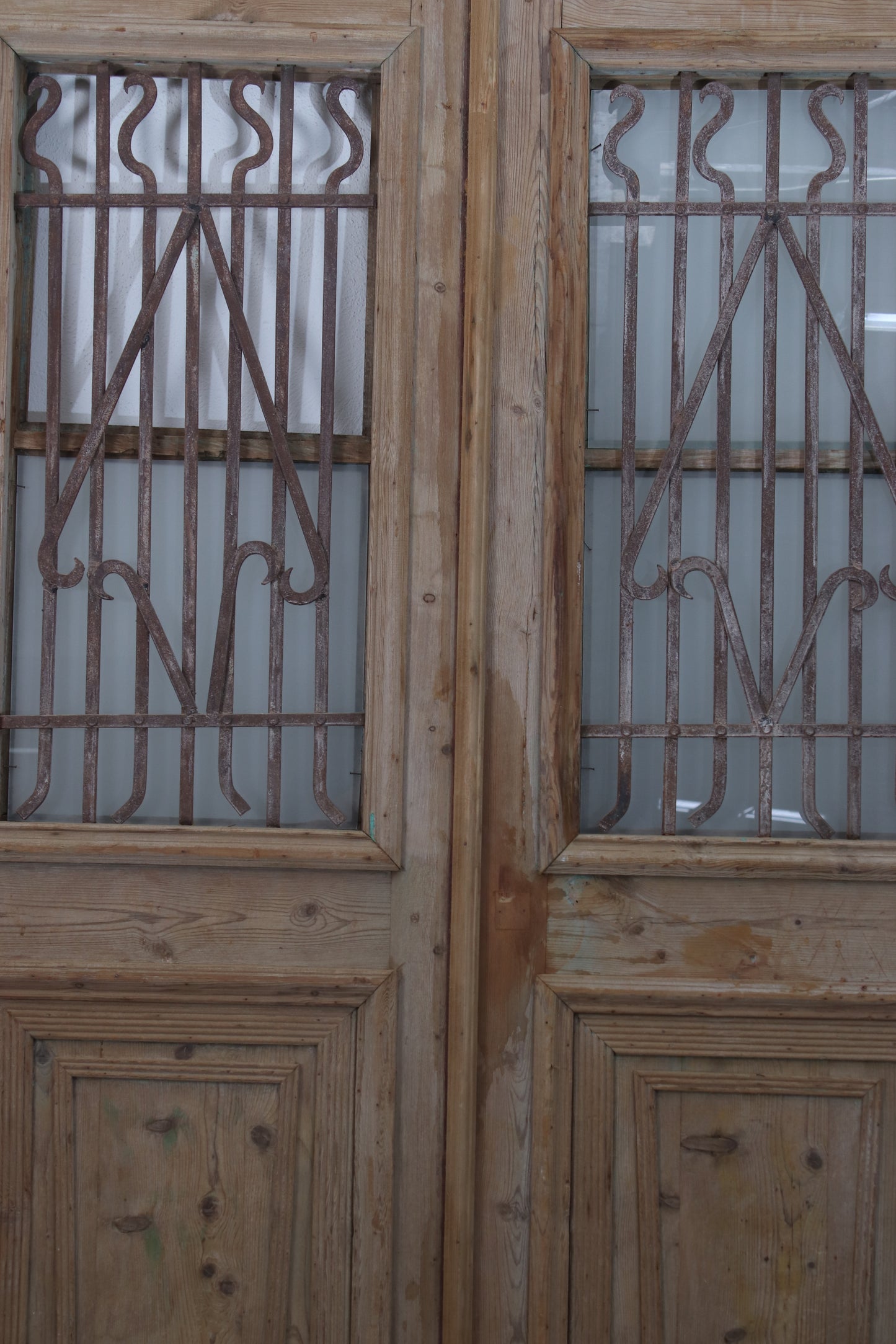 VINTAGE DBL FRENCH METAL GLASS DOOR L202.5