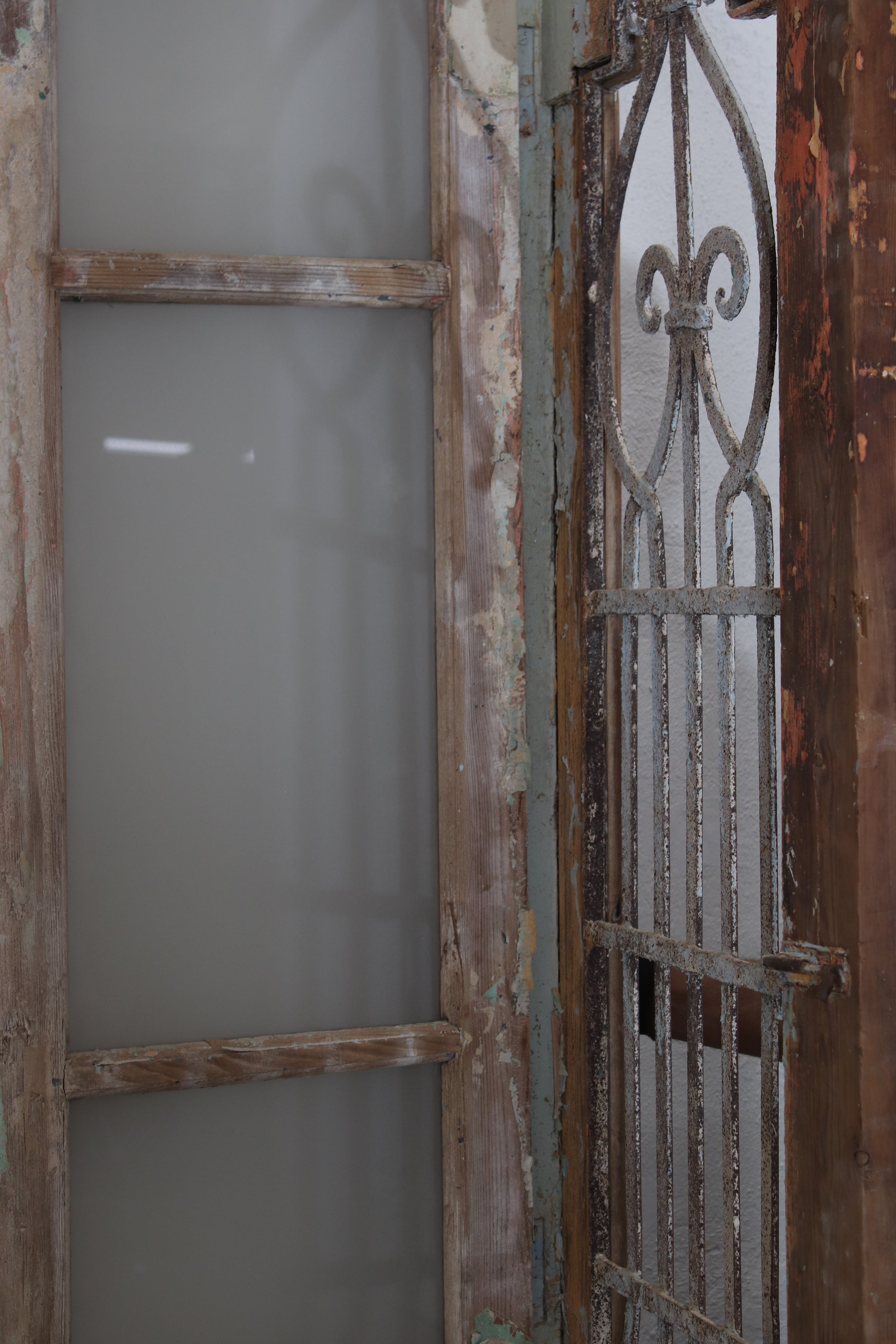 VINTAGE SINGLE GLASS METAL DOOR L205.5