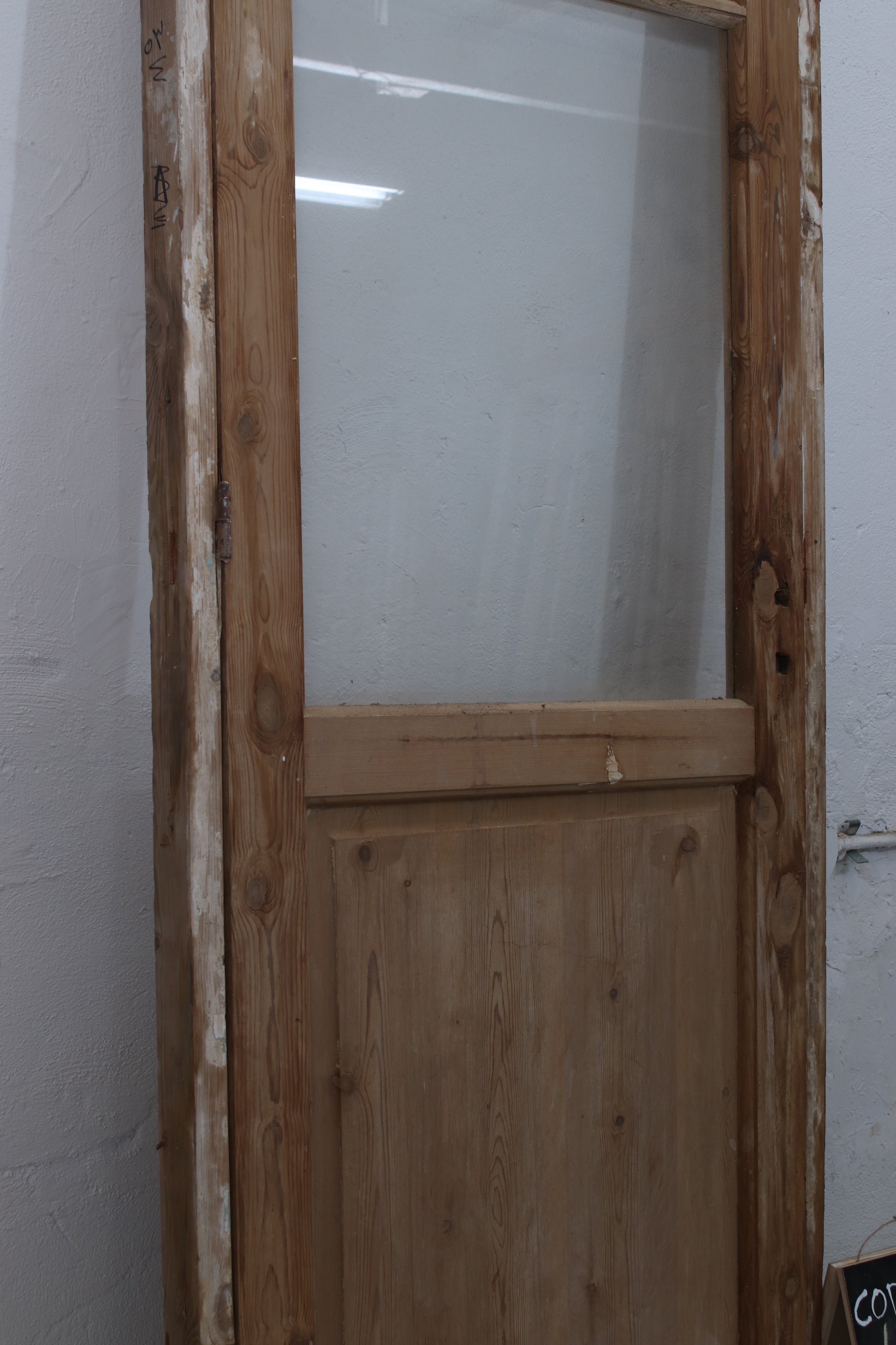 VINTAGE SINGLE GLASS DOOR L231