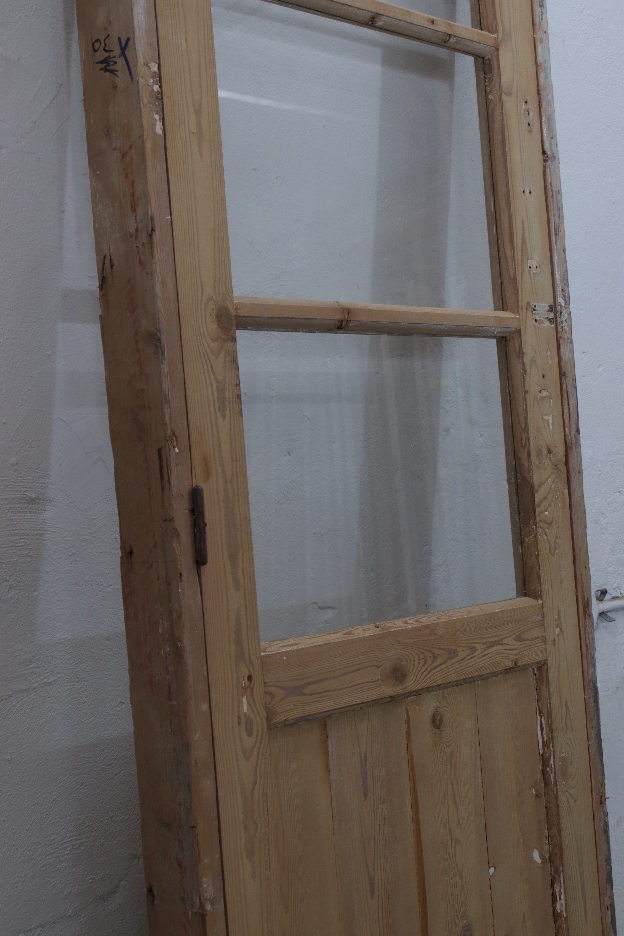 VINTAGE SINGLE GLASS DOOR L232