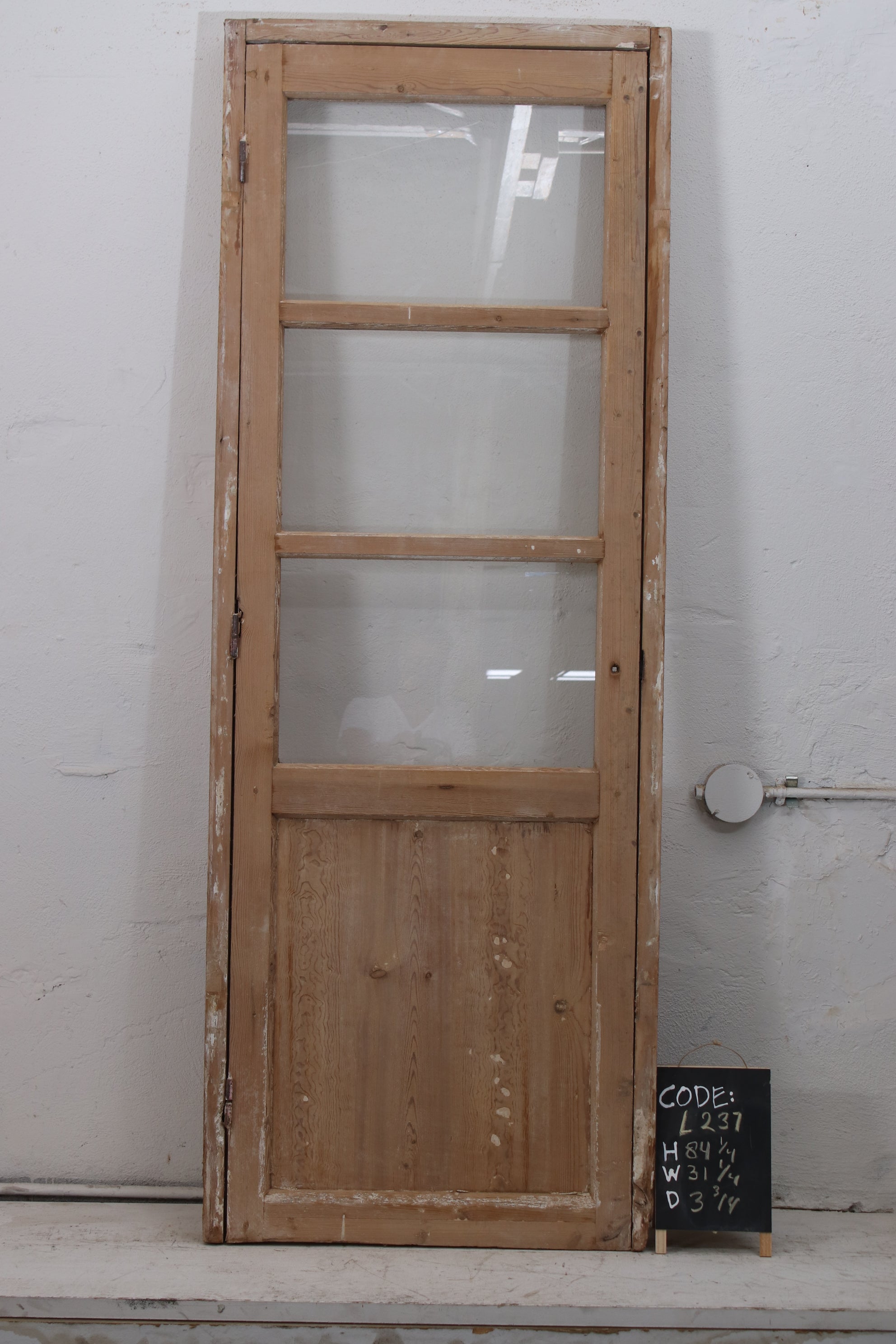 VINTAGE SINGLE GLASS DOOR L237