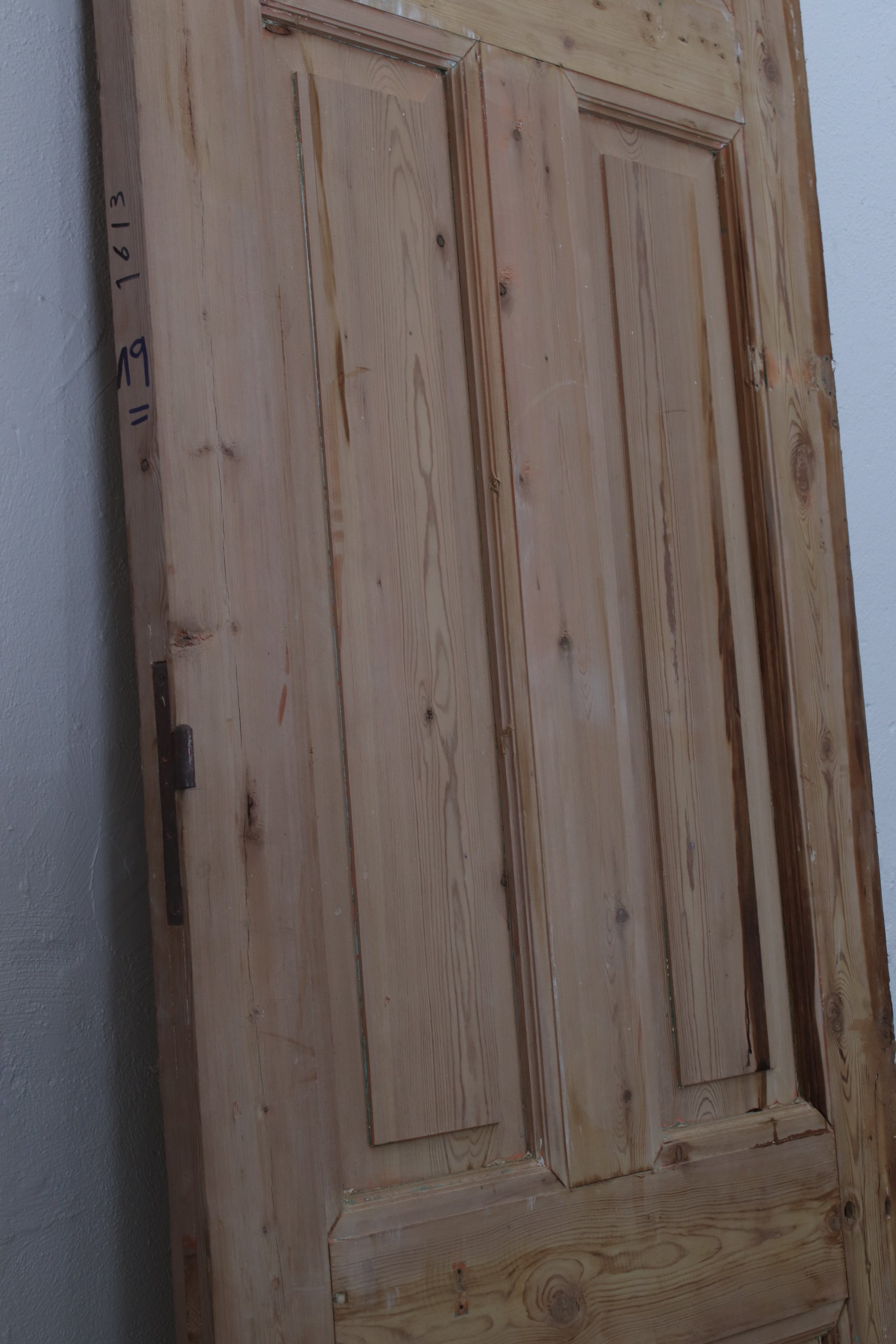 VINTAGE SINGLE DOOR L239