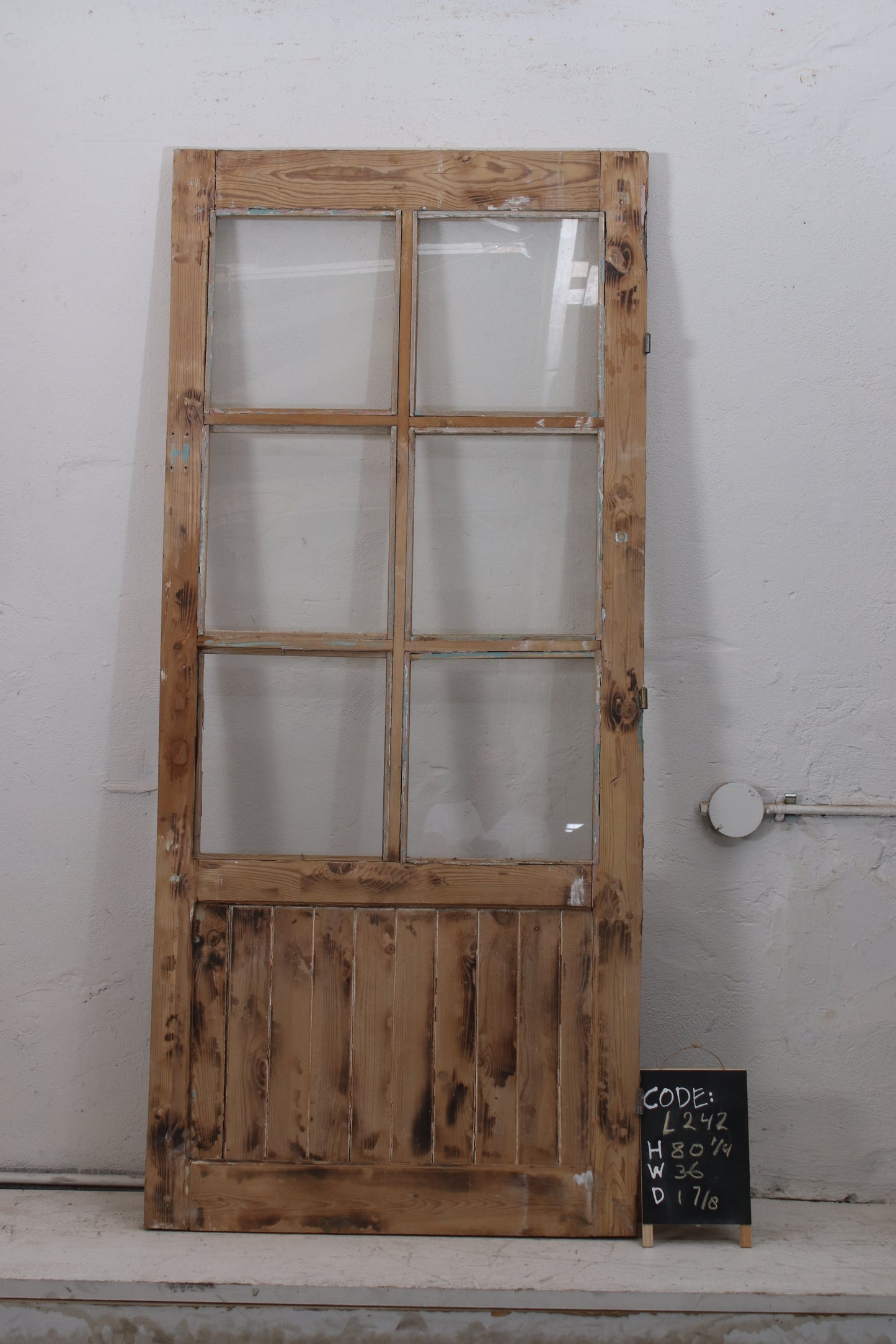 VINTAGE SINGLE GLASS DOOR L242