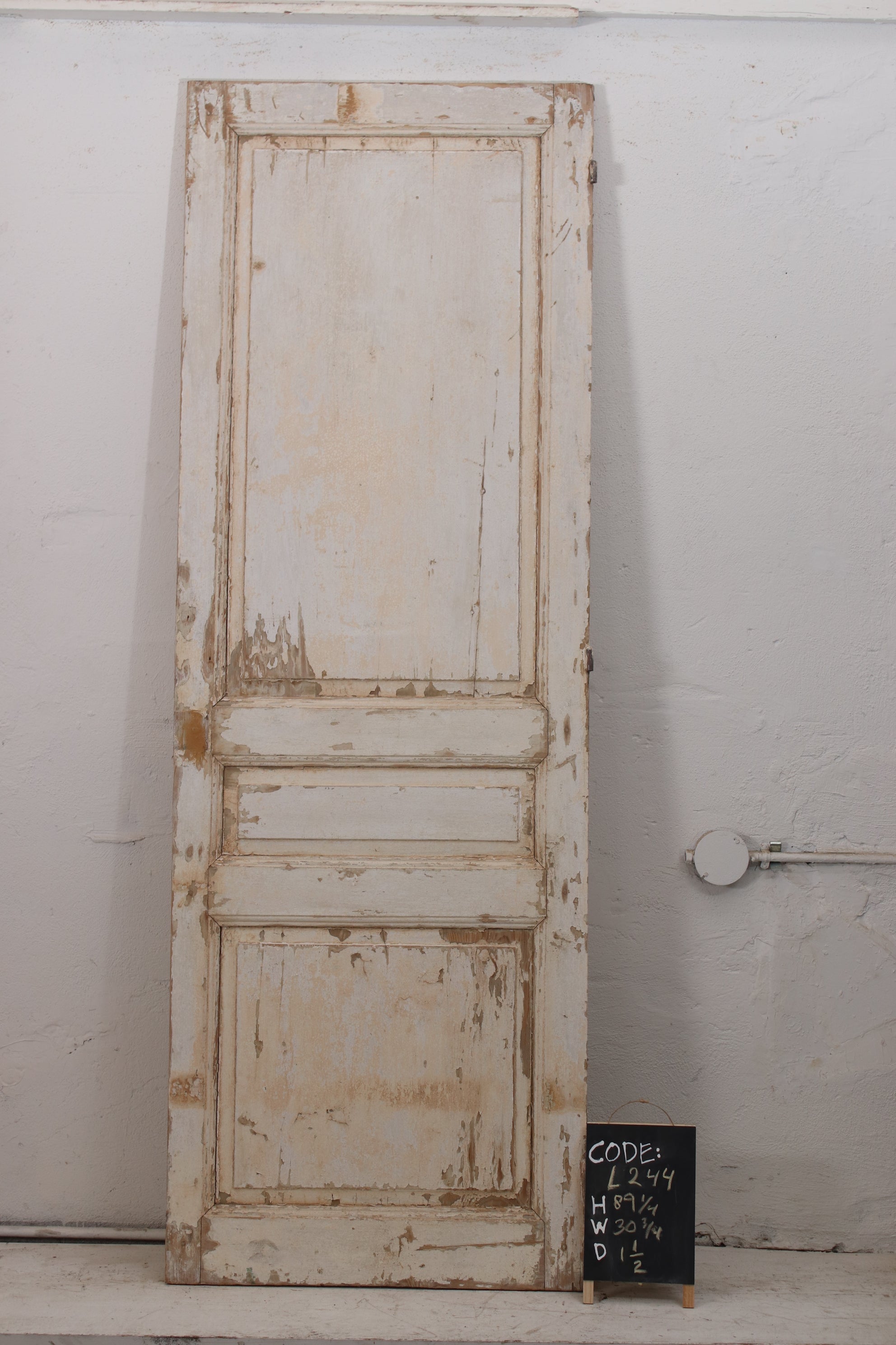 VINTAGE SINGLE DOOR L244