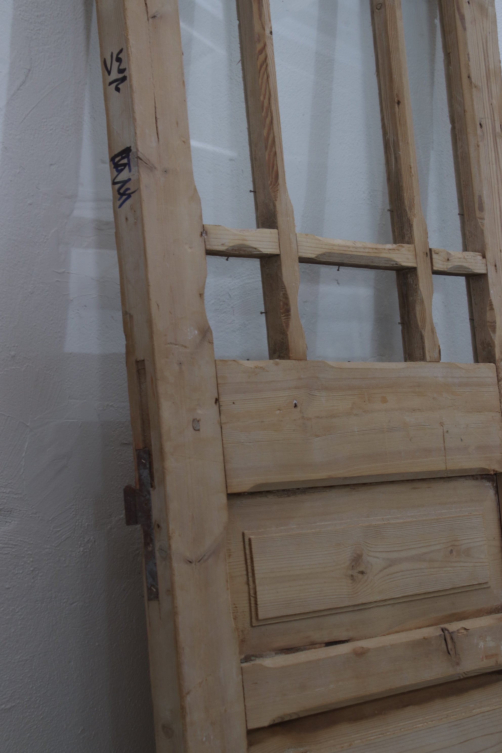 VINTAGE SINGLE GLASS DOOR L246