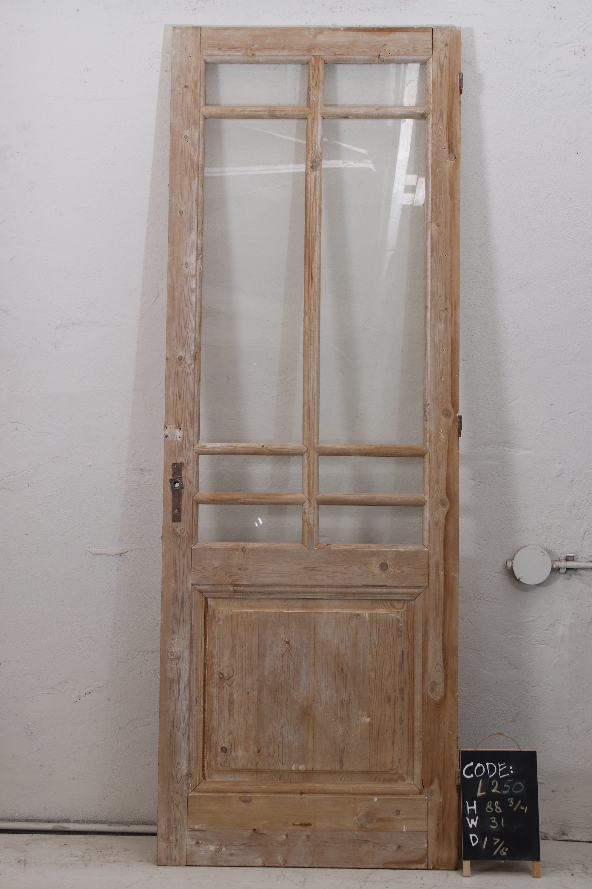 VINTAGE SINGLE GLASS DOOR L250