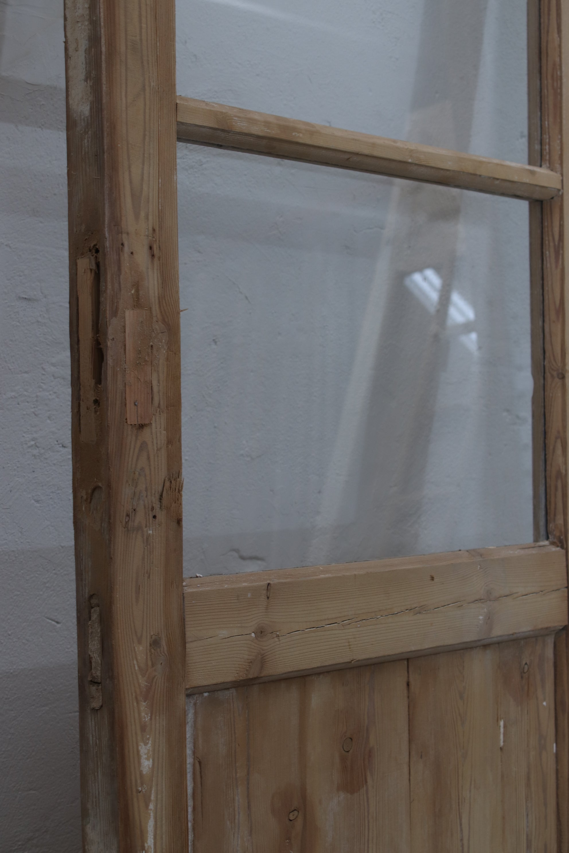 VINTAGE SINGLE GLASS DOOR L259