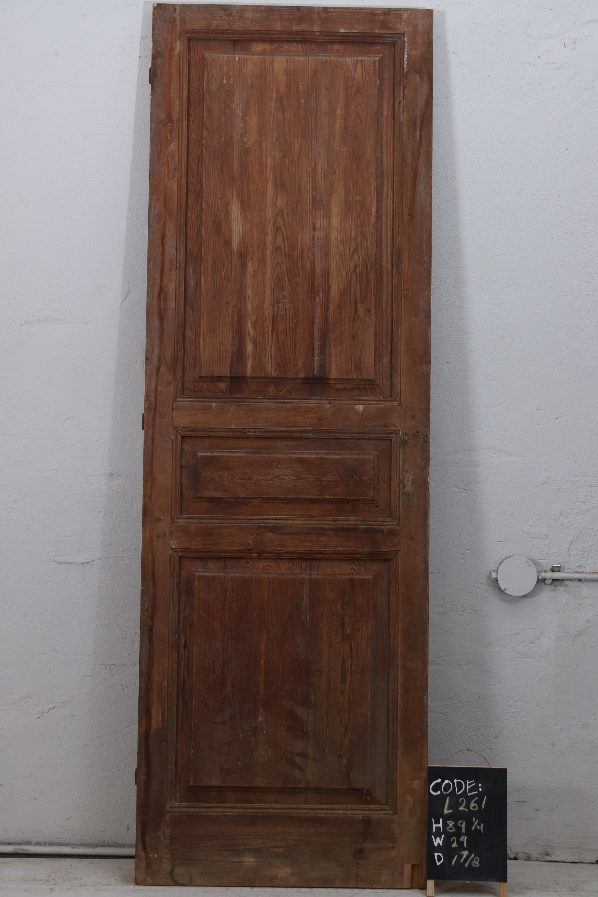 VINTAGE SINGLE DOOR L261