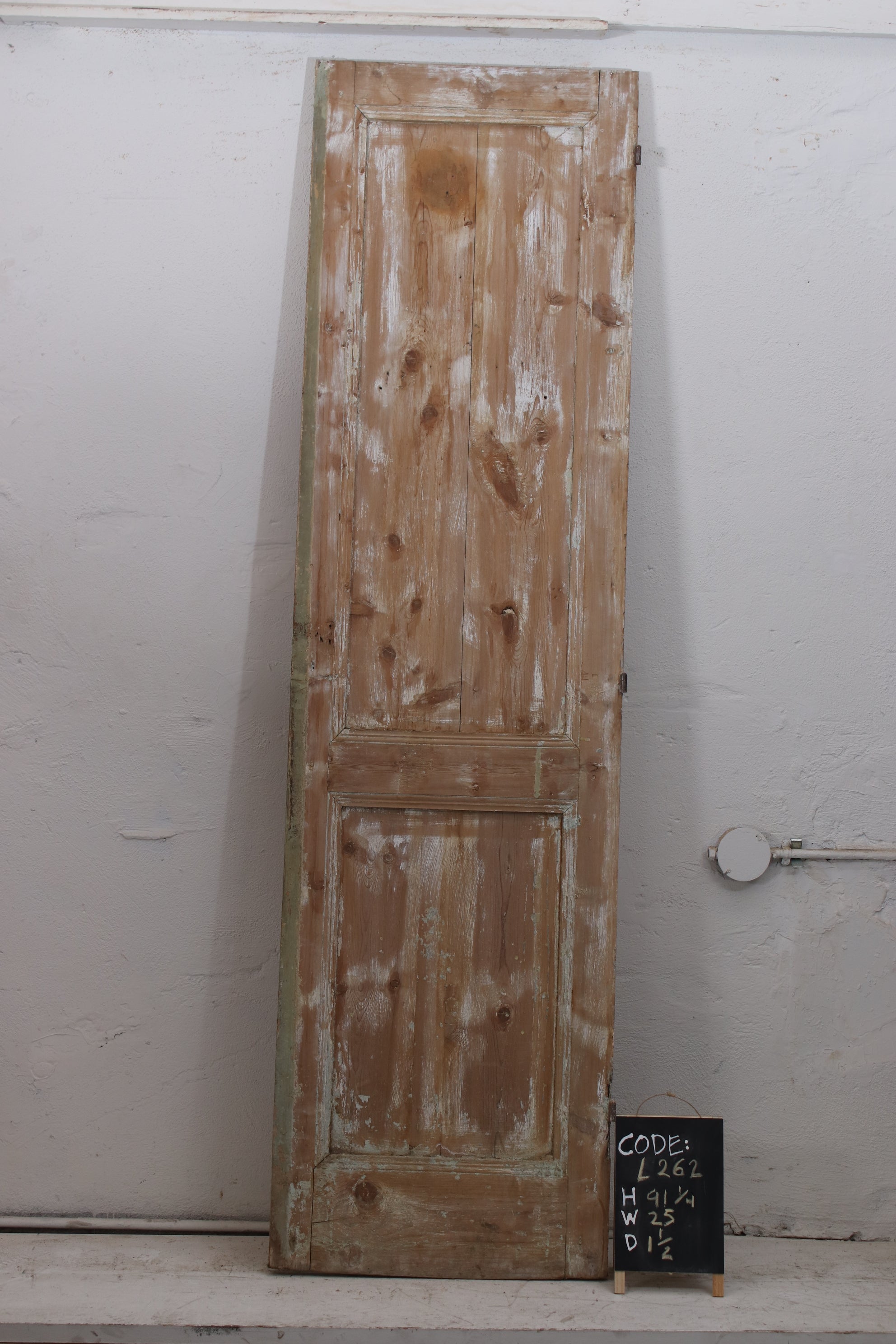 VINTAGE SINGLE DOOR L262