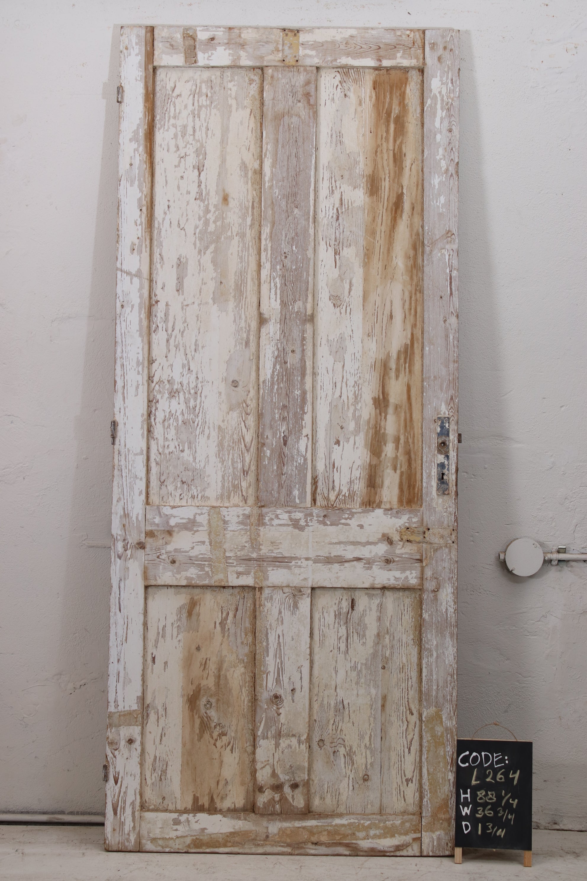 VINTAGE SINGLE DOOR L264